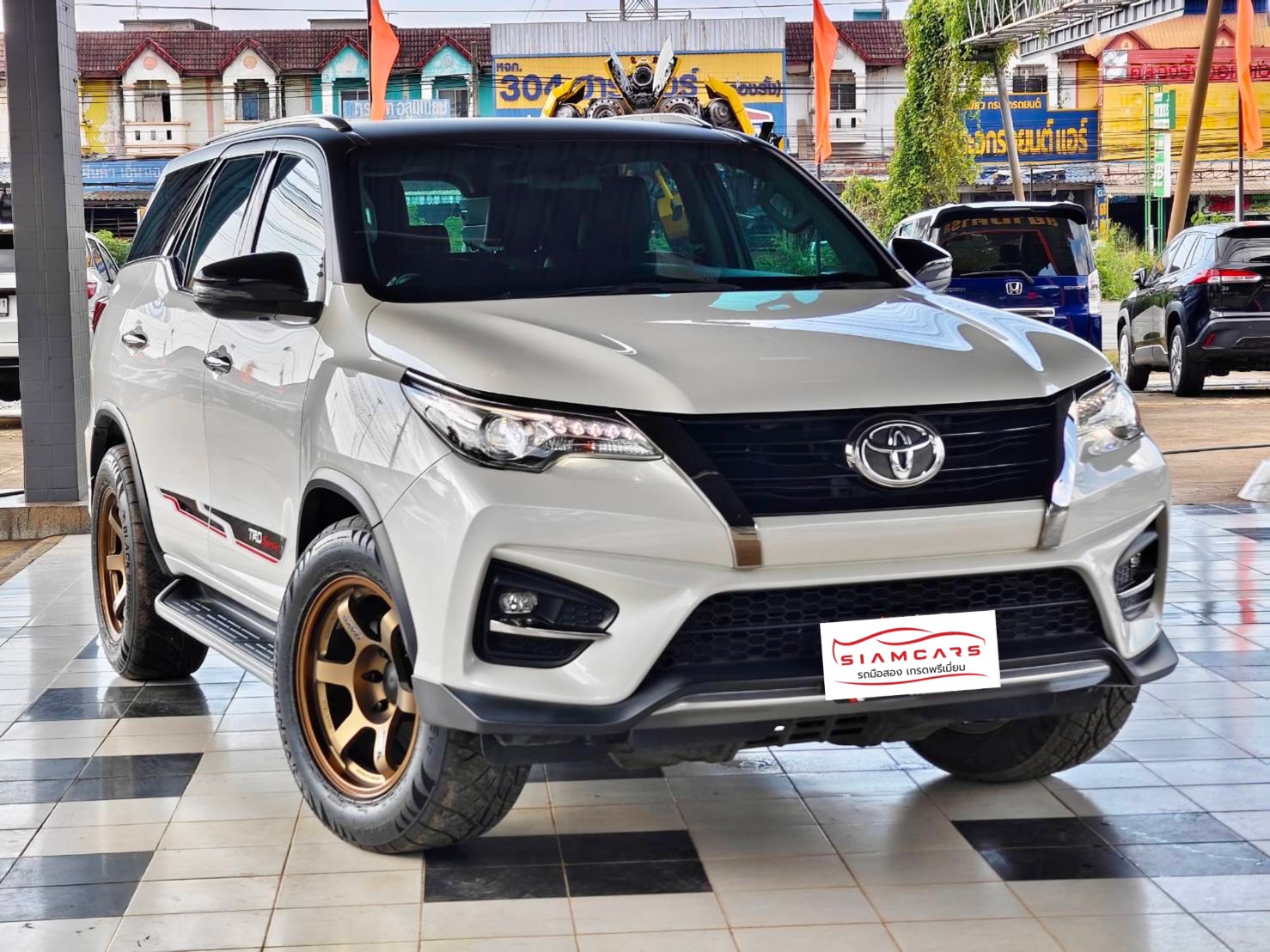 Toyota Fortuner 2.8 V TRD Sportivo ll Black Top SUV AT 2020