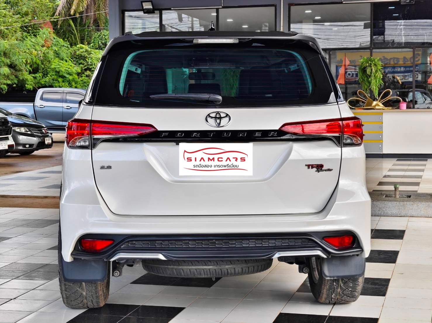 Toyota Fortuner 2.8 V TRD Sportivo ll Black Top SUV AT 2020