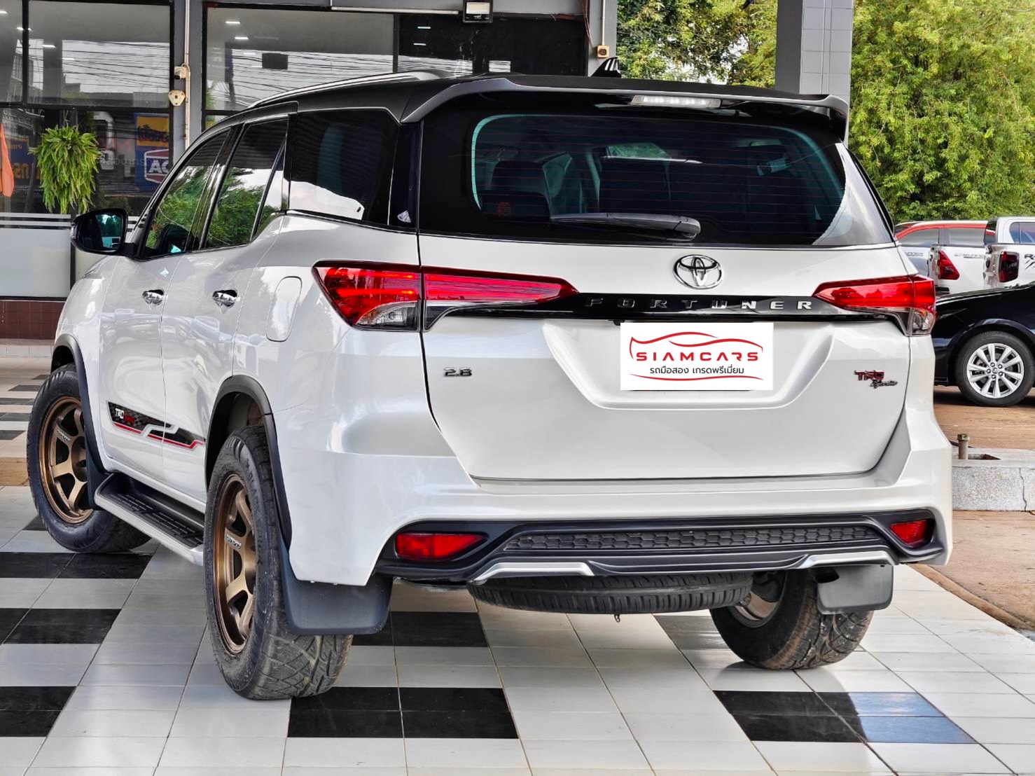 Toyota Fortuner 2.8 V TRD Sportivo ll Black Top SUV AT 2020