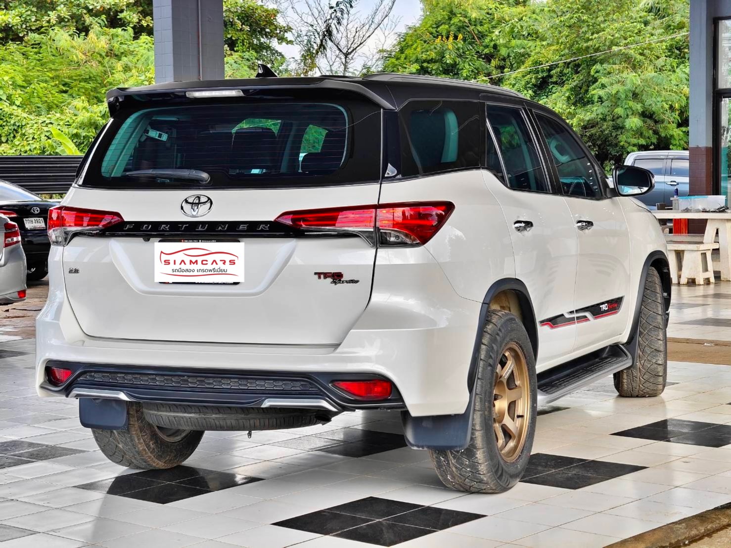 Toyota Fortuner 2.8 V TRD Sportivo ll Black Top SUV AT 2020