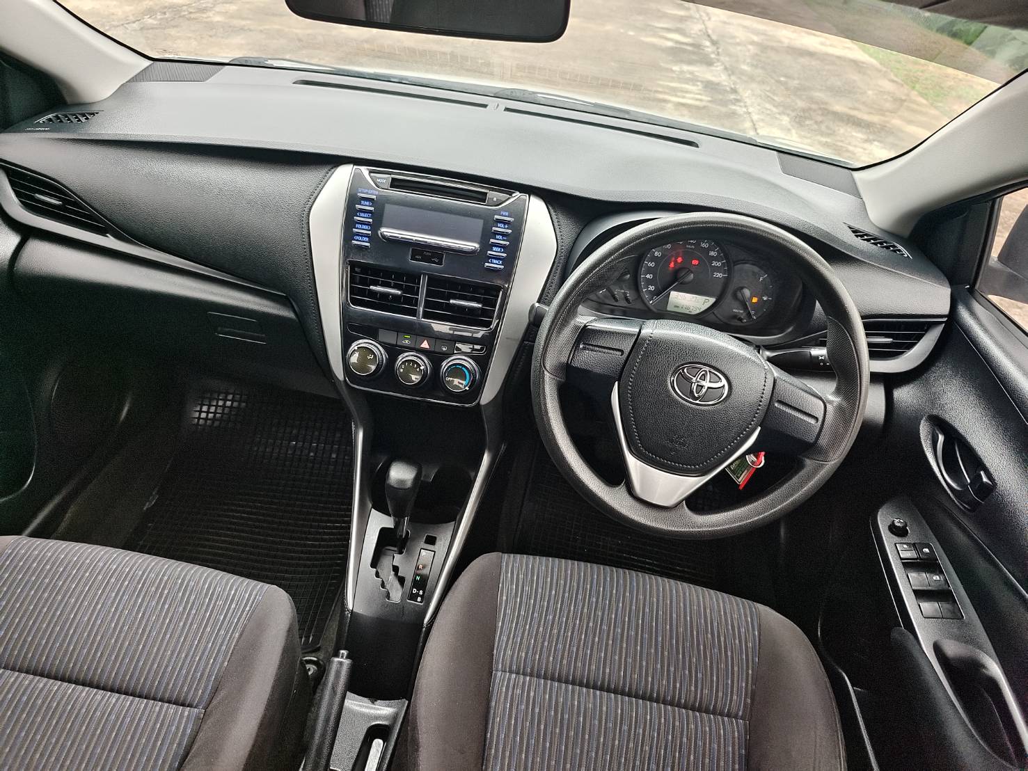 Toyota Yaris ATIVE 1.2 J Sport AT 2018