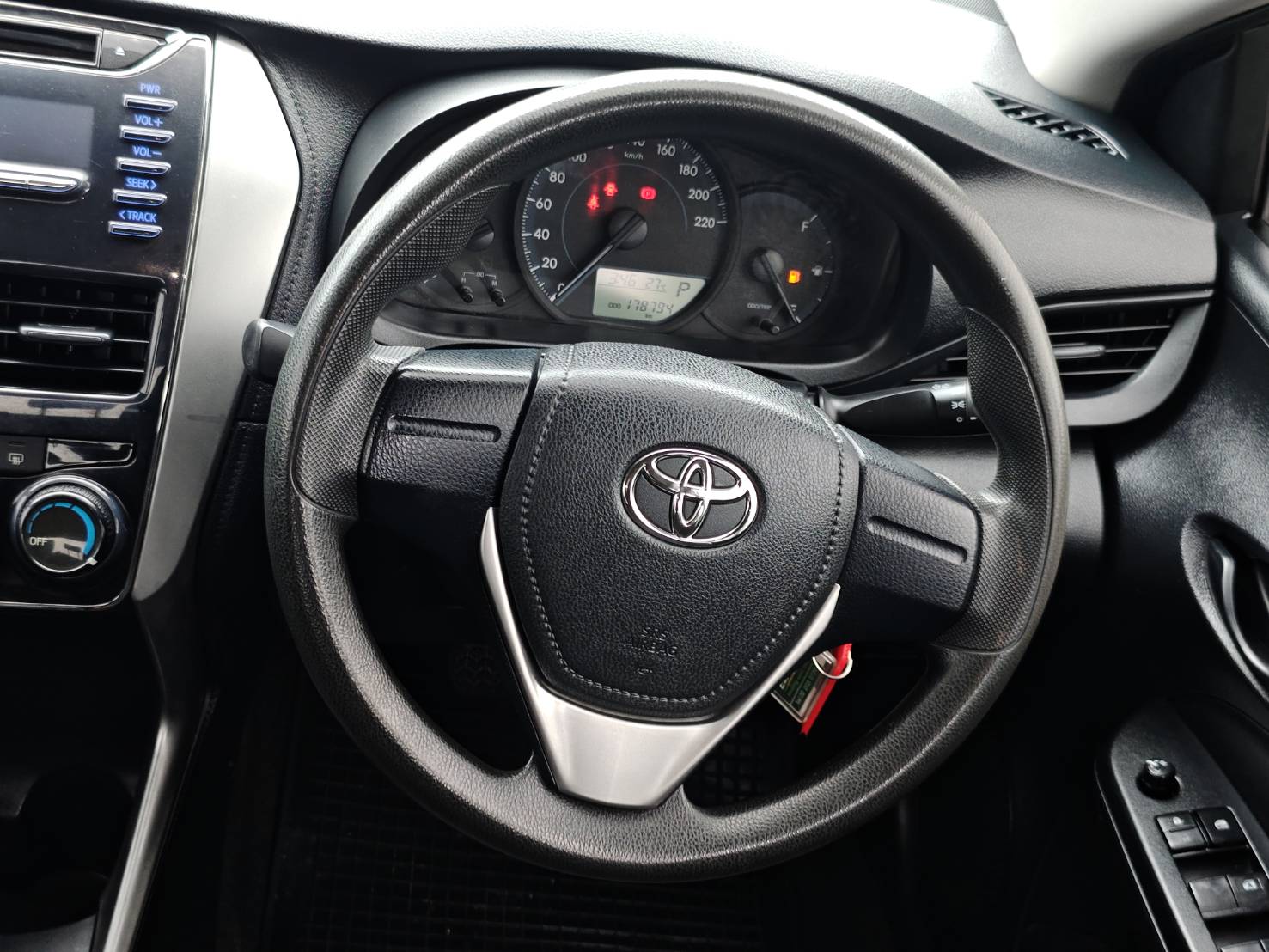 Toyota Yaris ATIVE 1.2 J Sport AT 2018