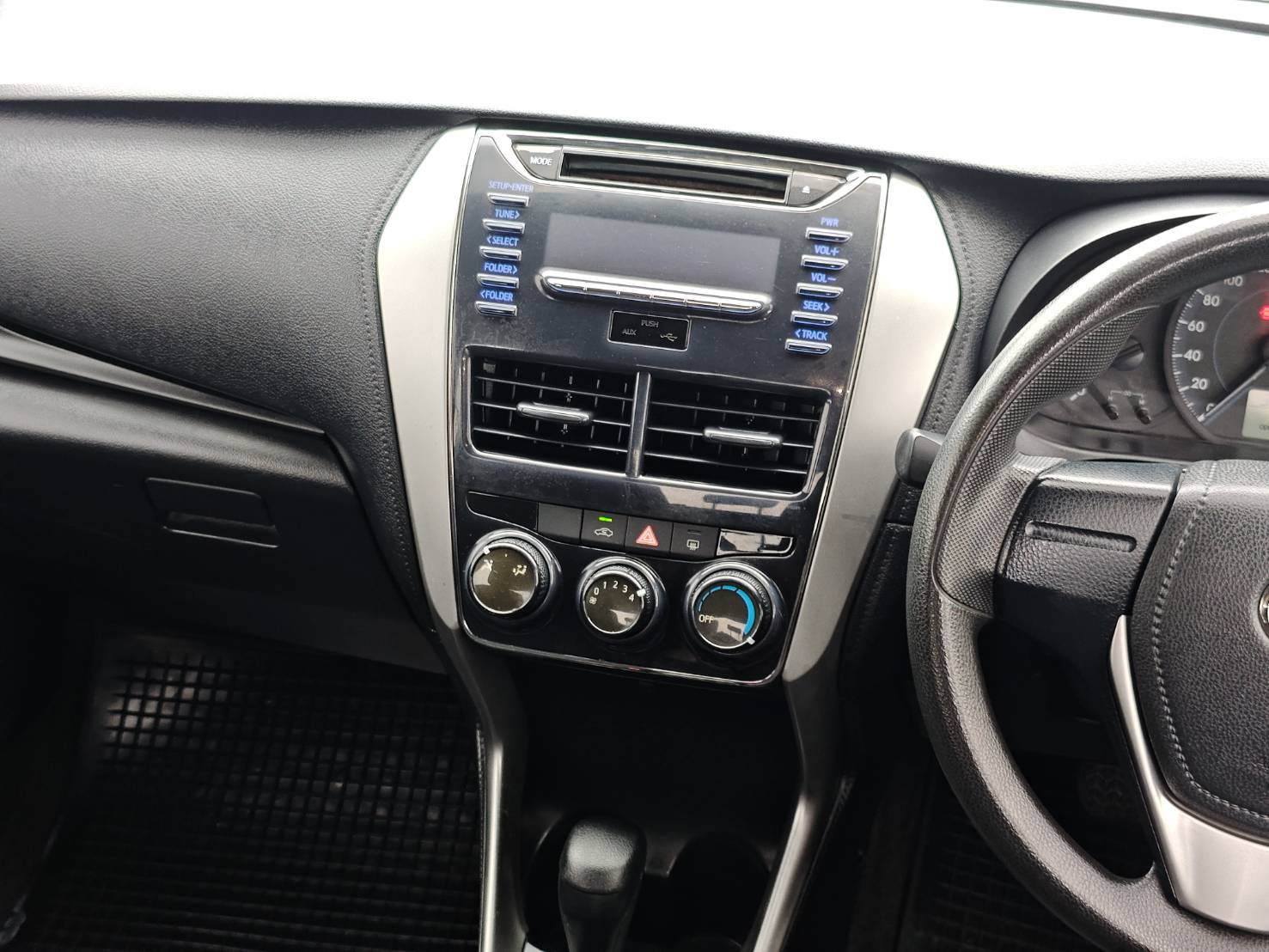 Toyota Yaris ATIVE 1.2 J Sport AT 2018