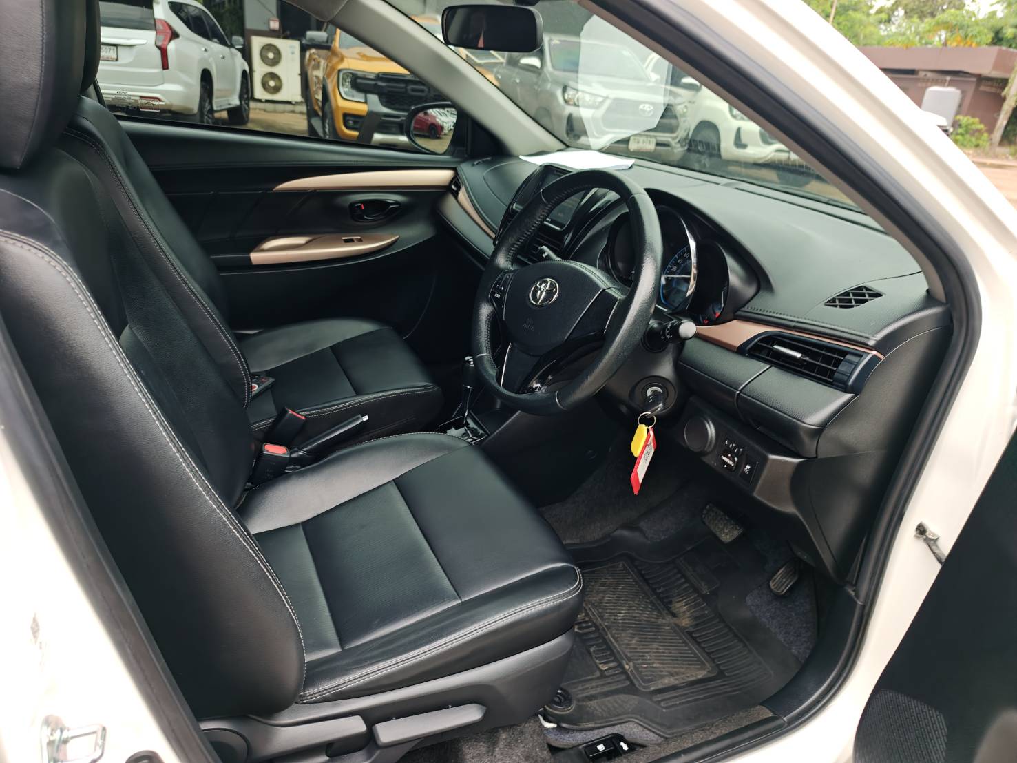 Toyota Vios 1.5 Mid Sedan AT ปี 2021