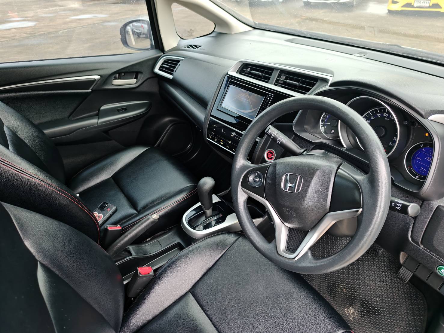 Honda Jazz 1.5 V+ Hatchback AT 2017