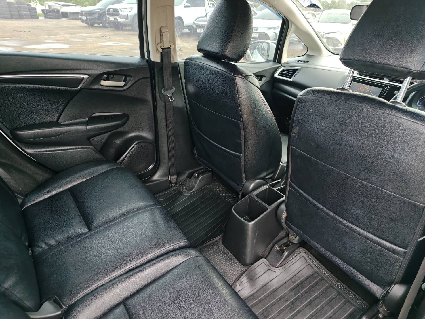 Honda Jazz 1.5 V+ Hatchback AT 2017