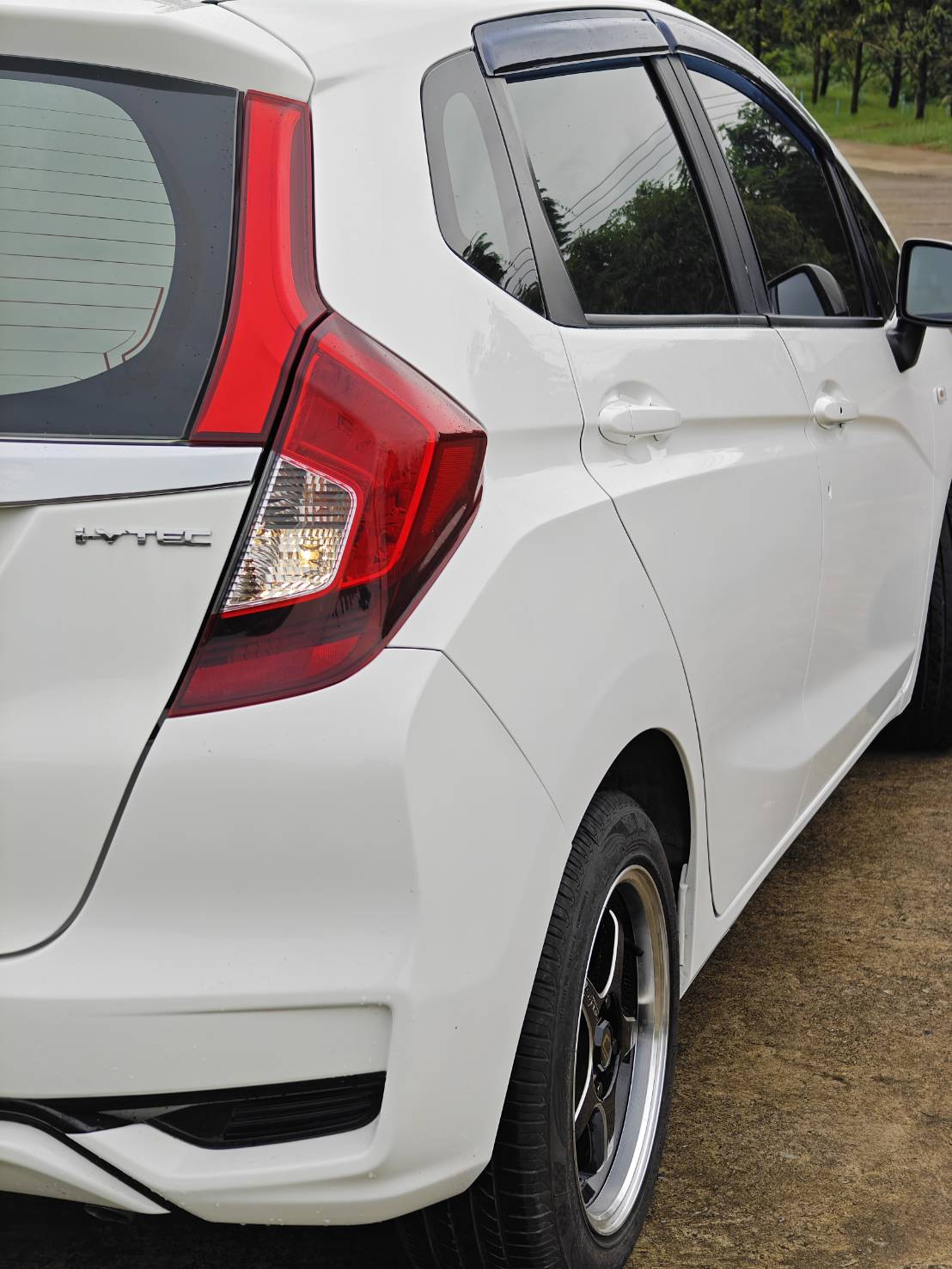 Honda Jazz 1.5 V+ Hatchback AT 2017