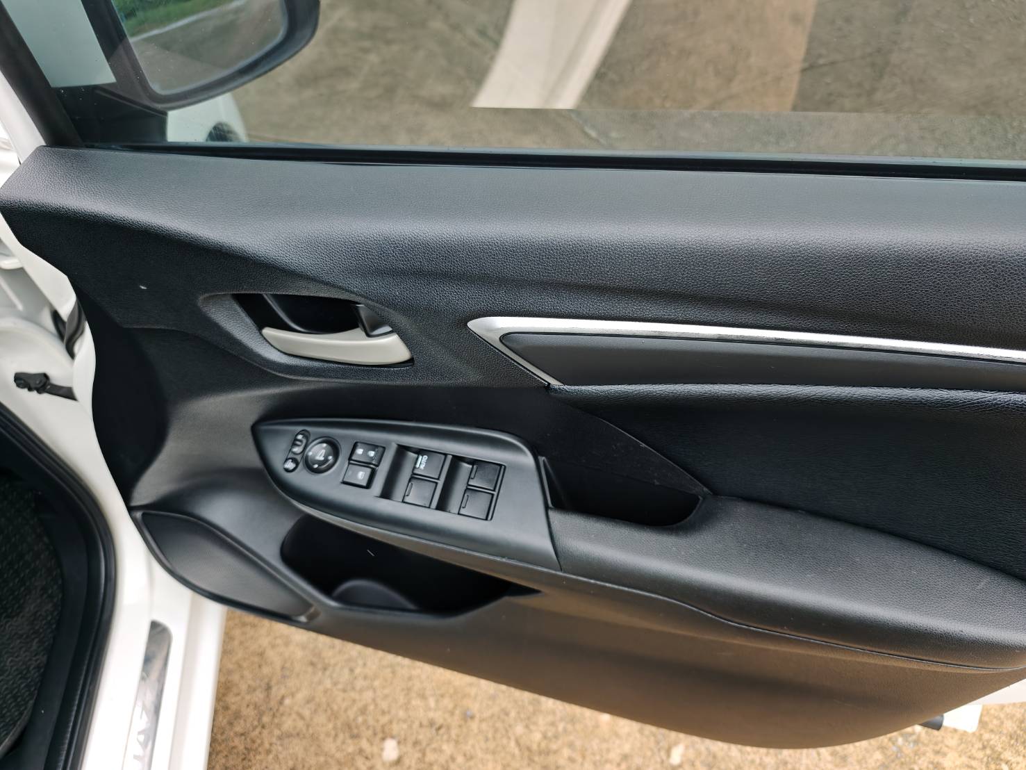 Honda Jazz 1.5 V+ Hatchback AT 2017