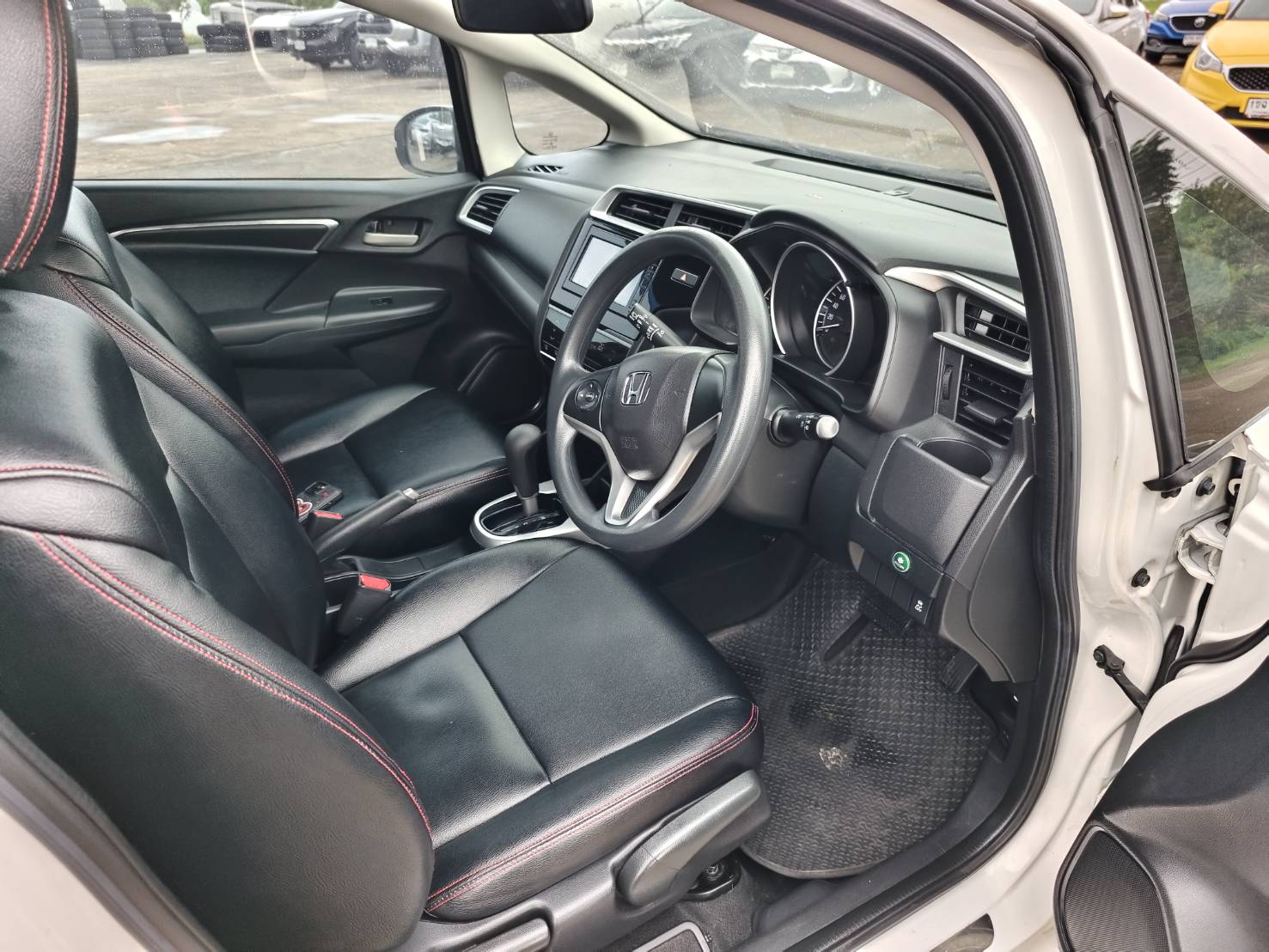 Honda Jazz 1.5 V+ Hatchback AT 2017