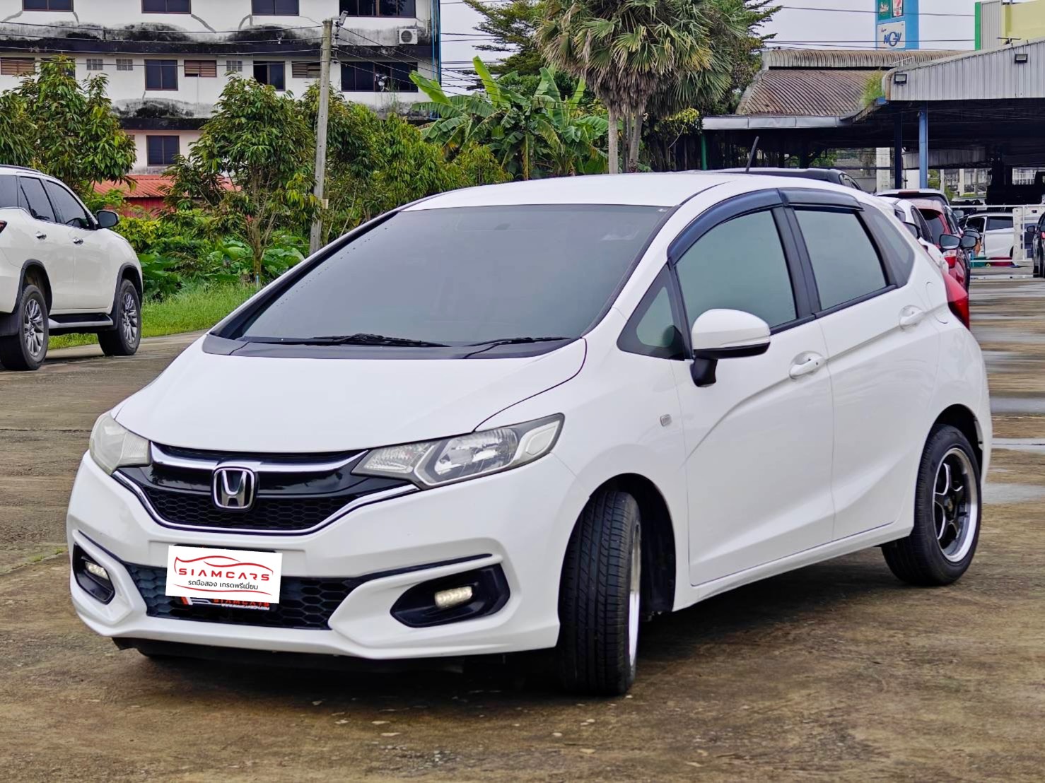 Honda Jazz 1.5 V+ Hatchback AT 2017