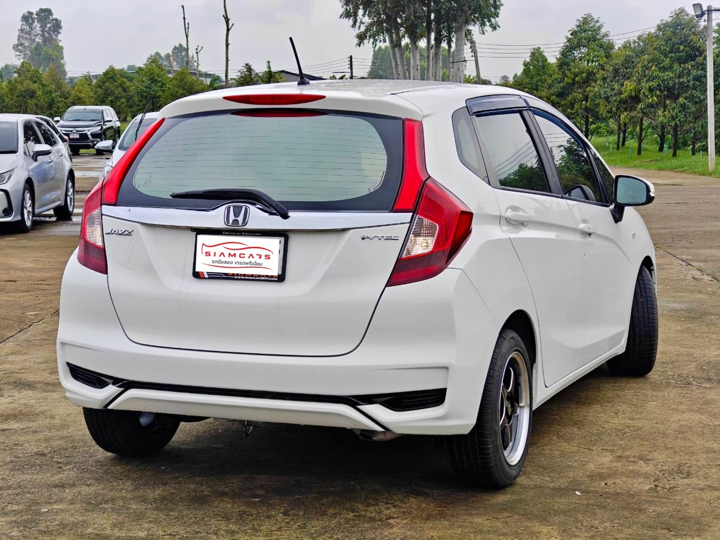 Honda Jazz 1.5 V+ Hatchback AT 2017