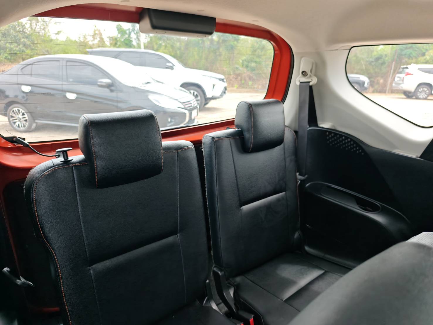 Toyota Sienta 1.5 V SUV AT 2017