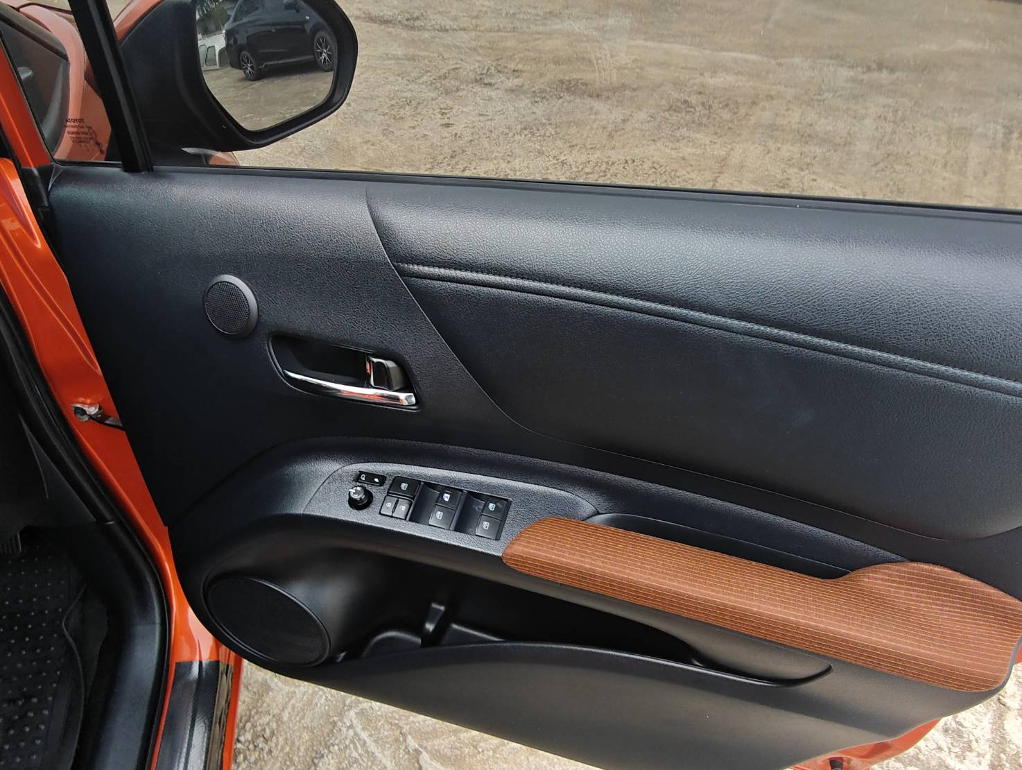 Toyota Sienta 1.5 V SUV AT 2017