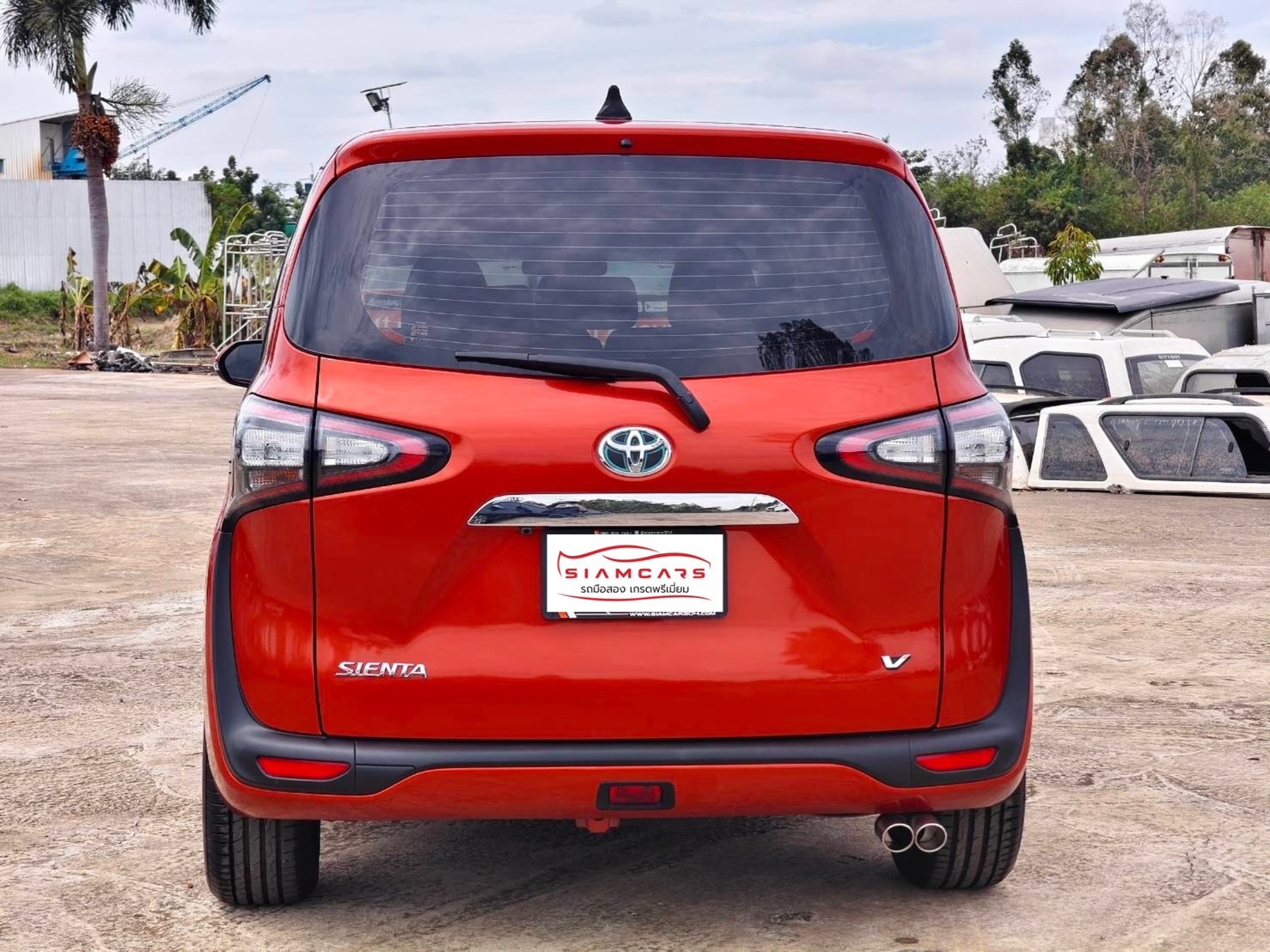 Toyota Sienta 1.5 V SUV AT 2017