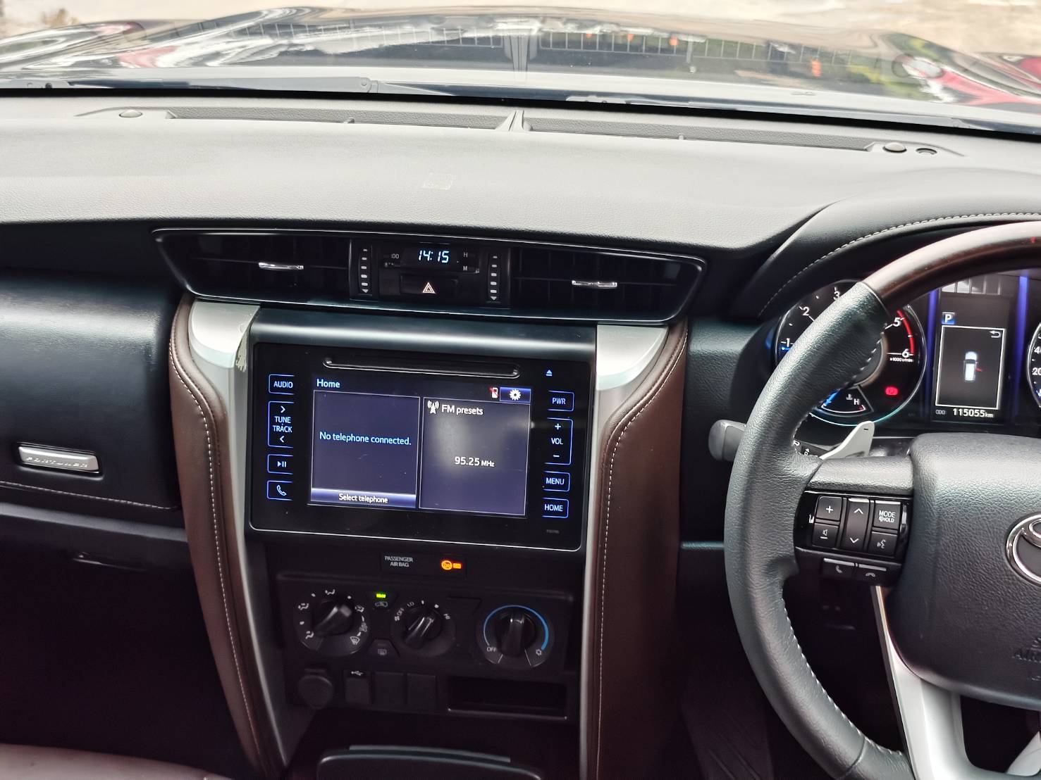 Toyota Fortuner 2.4 V SUV AT 2019