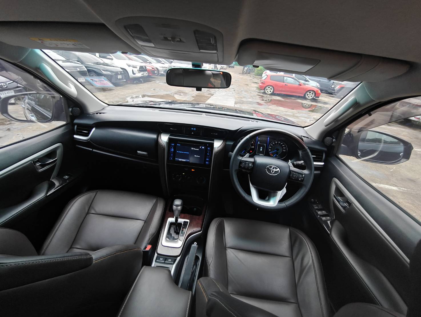 Toyota Fortuner 2.4 V SUV AT 2019