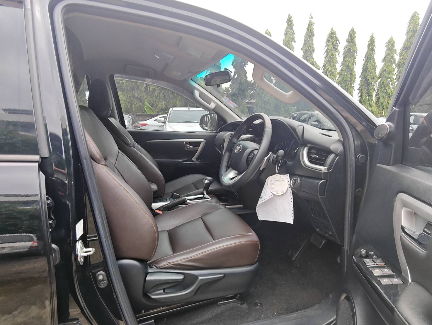 Toyota Fortuner 2.4 V SUV AT 2019