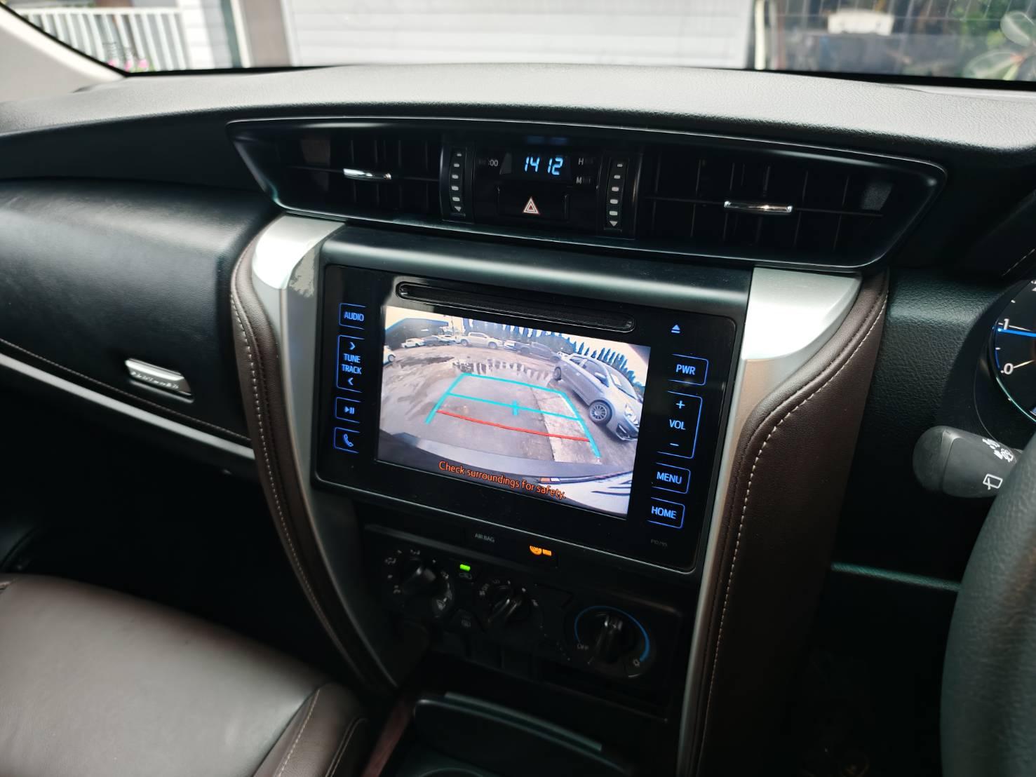Toyota Fortuner 2.4 V SUV AT 2019