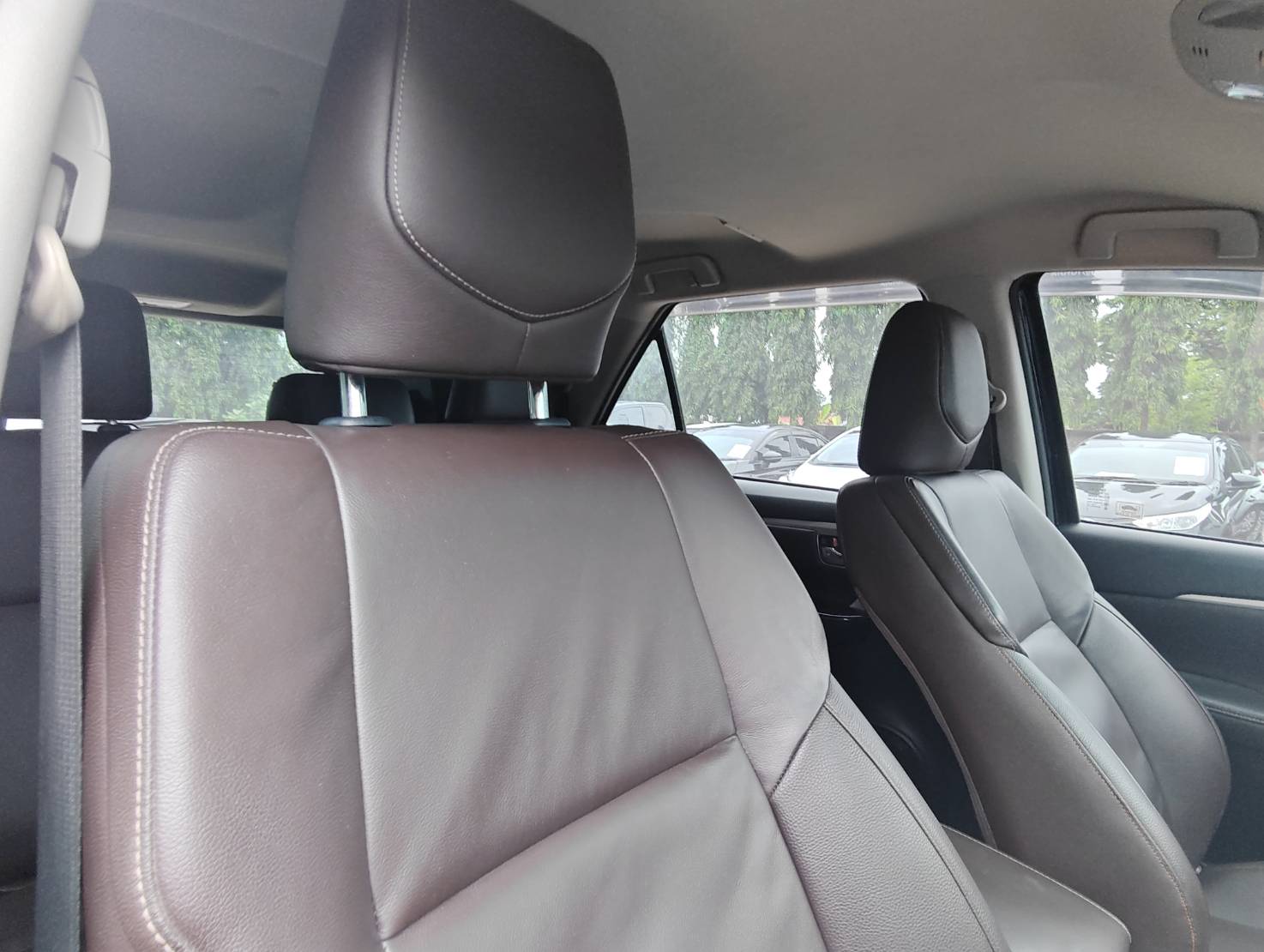 Toyota Fortuner 2.4 V SUV AT 2019