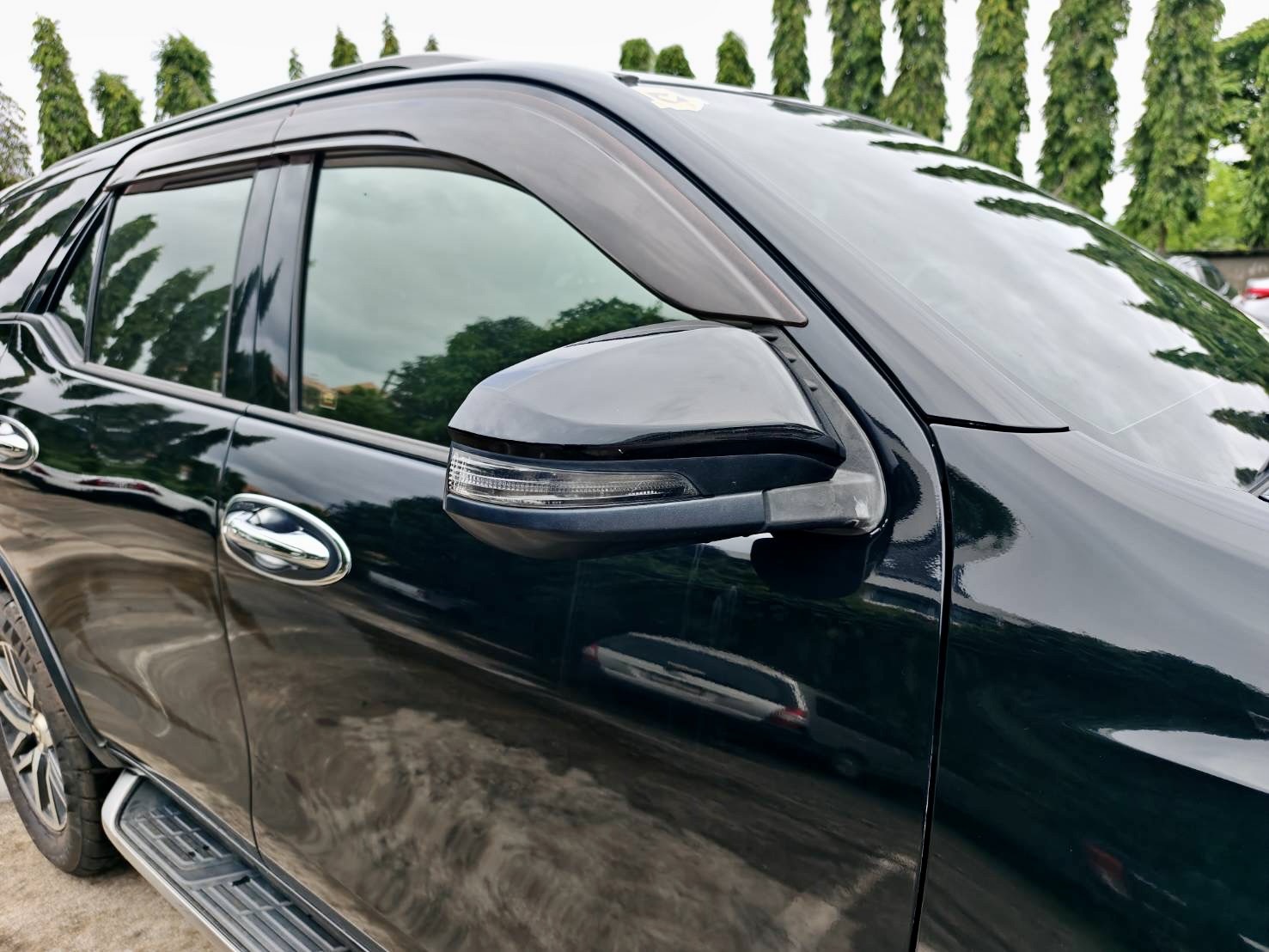 Toyota Fortuner 2.4 V SUV AT 2019