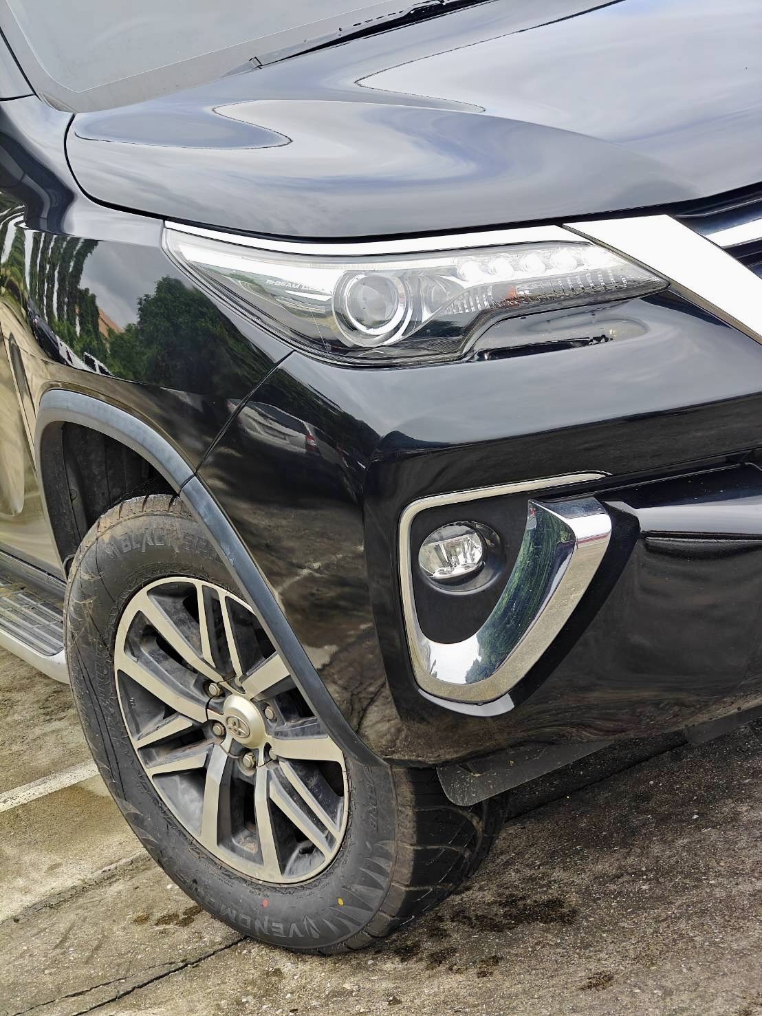 Toyota Fortuner 2.4 V SUV AT 2019