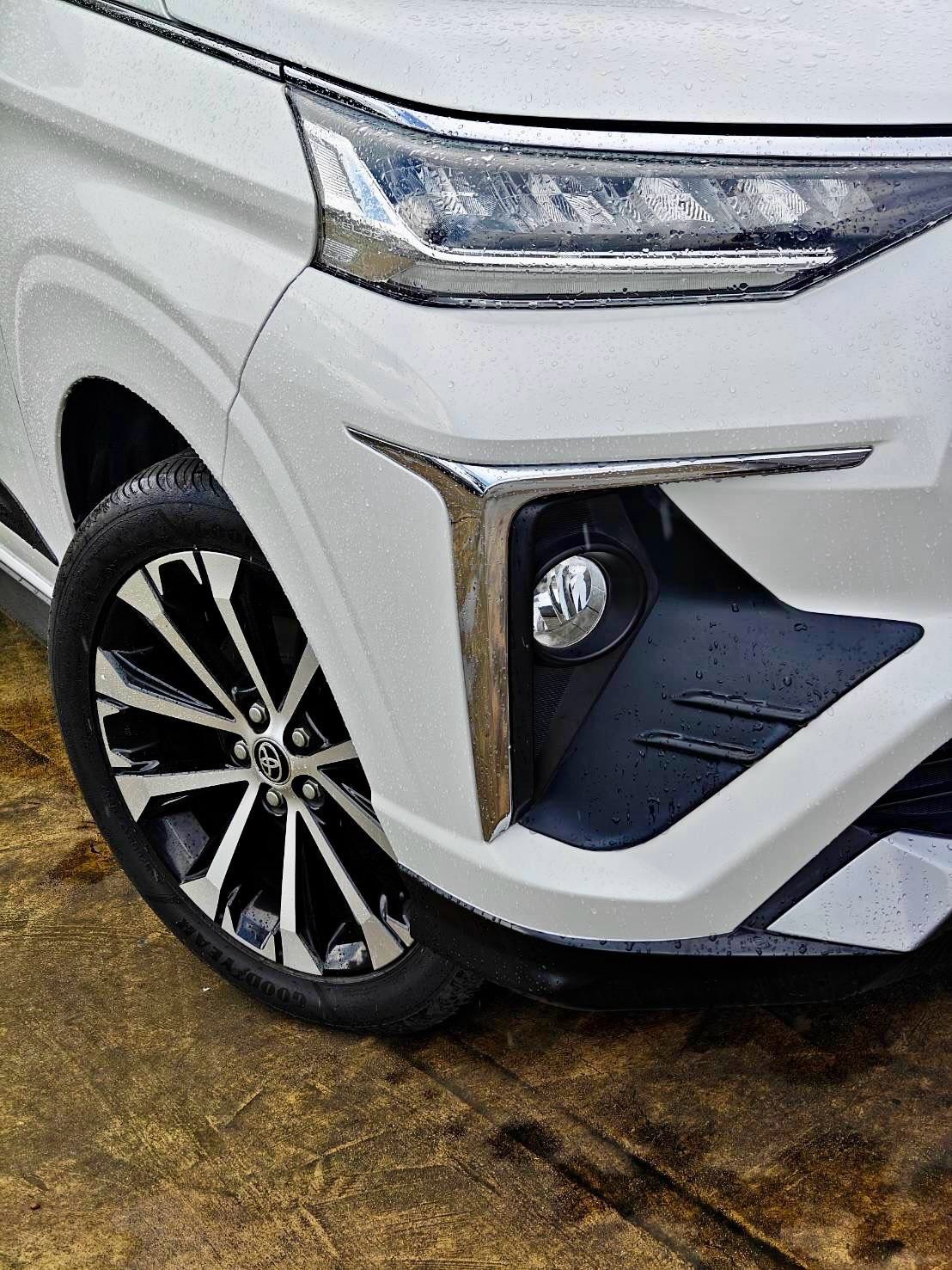 Toyota Veloz 1.5 Premium Smart SUV AT 2023