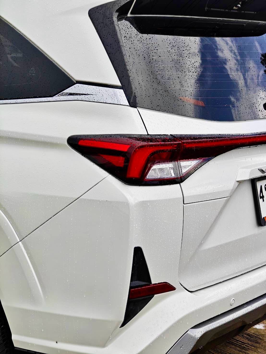 Toyota Veloz 1.5 Premium Smart SUV AT 2023