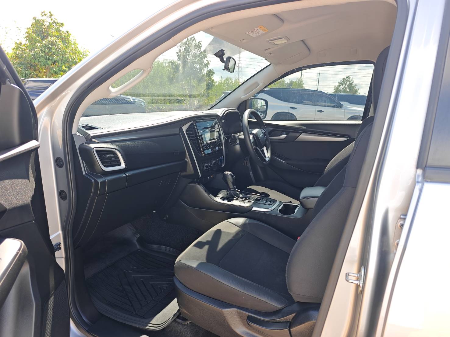ISUZU MU-X 1.9 Active 2WD SUV AT 2021