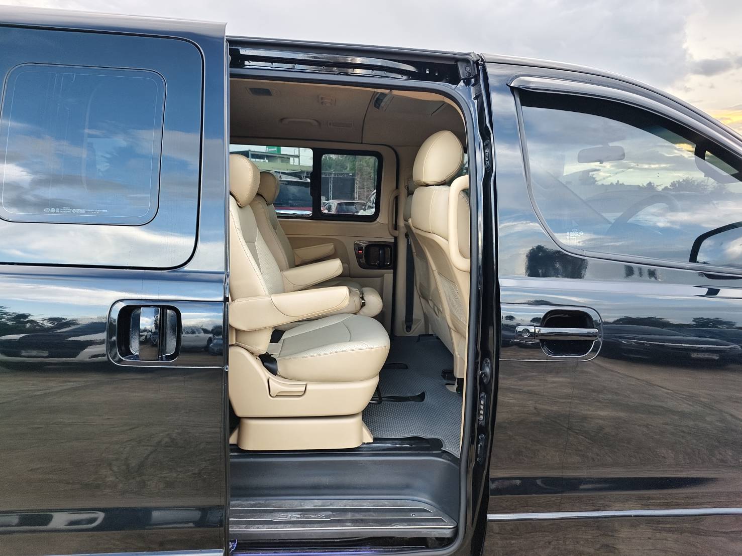 Hyundai H-1 2.5 Elite MPV AT 2018