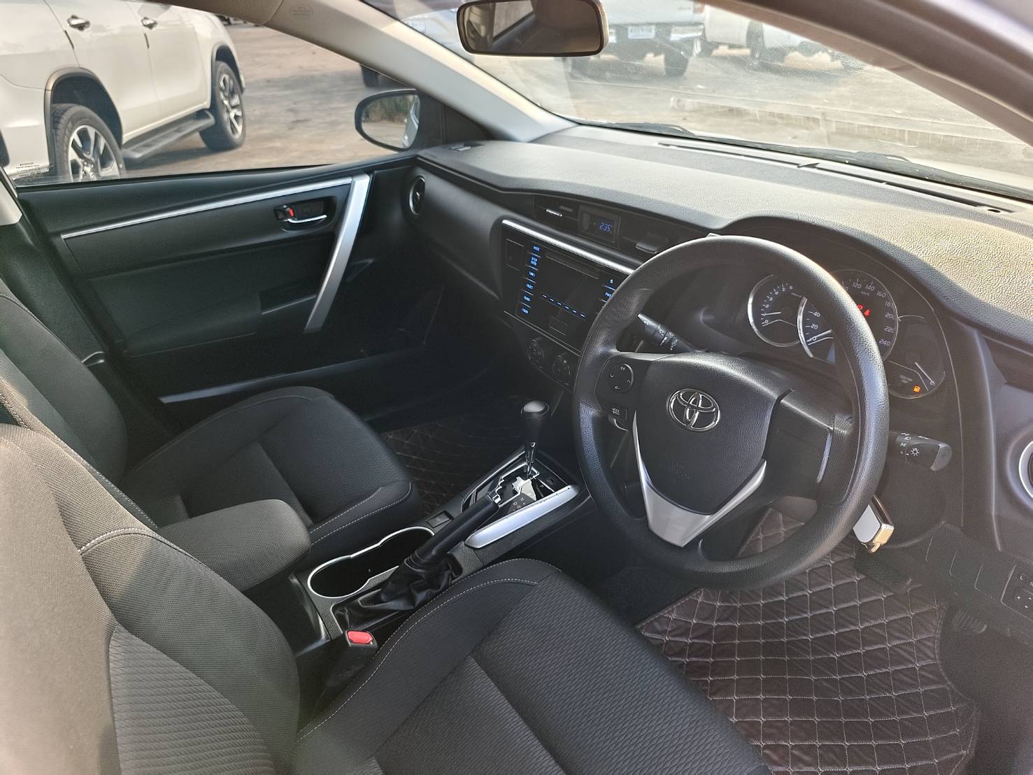 Toyota Corolla Altis 1.8 E AT 2018