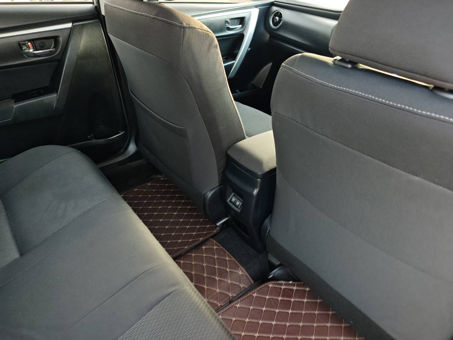 Toyota Corolla Altis 1.8 E AT 2018