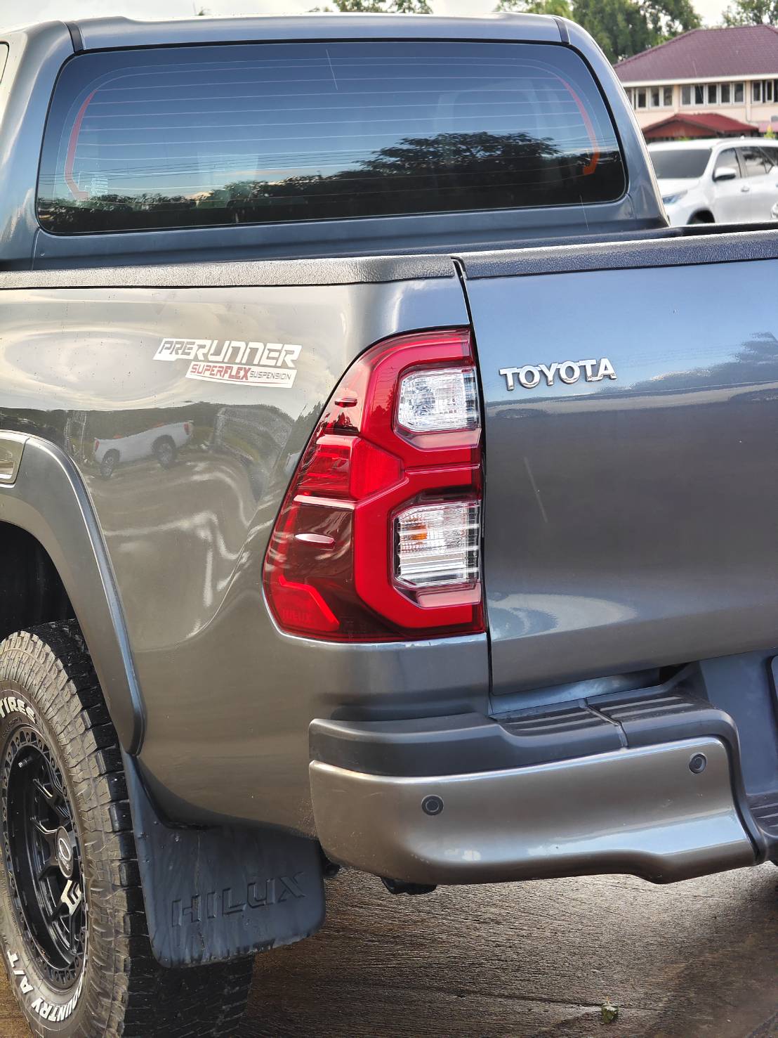 Toyota Hilux Revo Double Cab 2.4 Mid Prerunner AT 2023