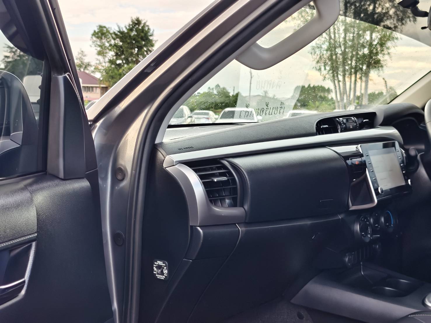 Toyota Hilux Revo Double Cab 2.4 Mid Prerunner AT 2023