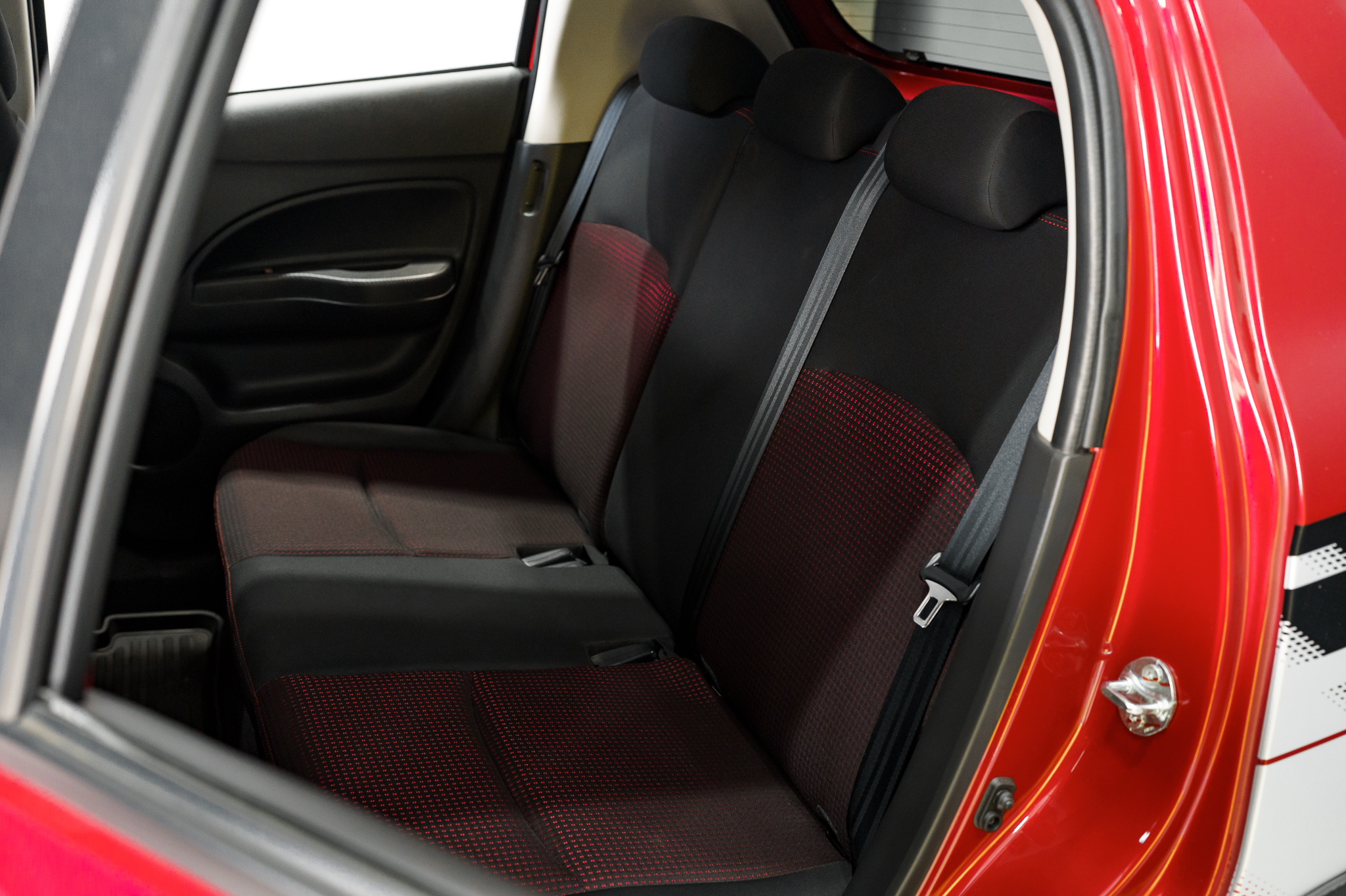 Mitsubishi Mirage 1.2 GLX Dynamic Shield Sedan AT 2022