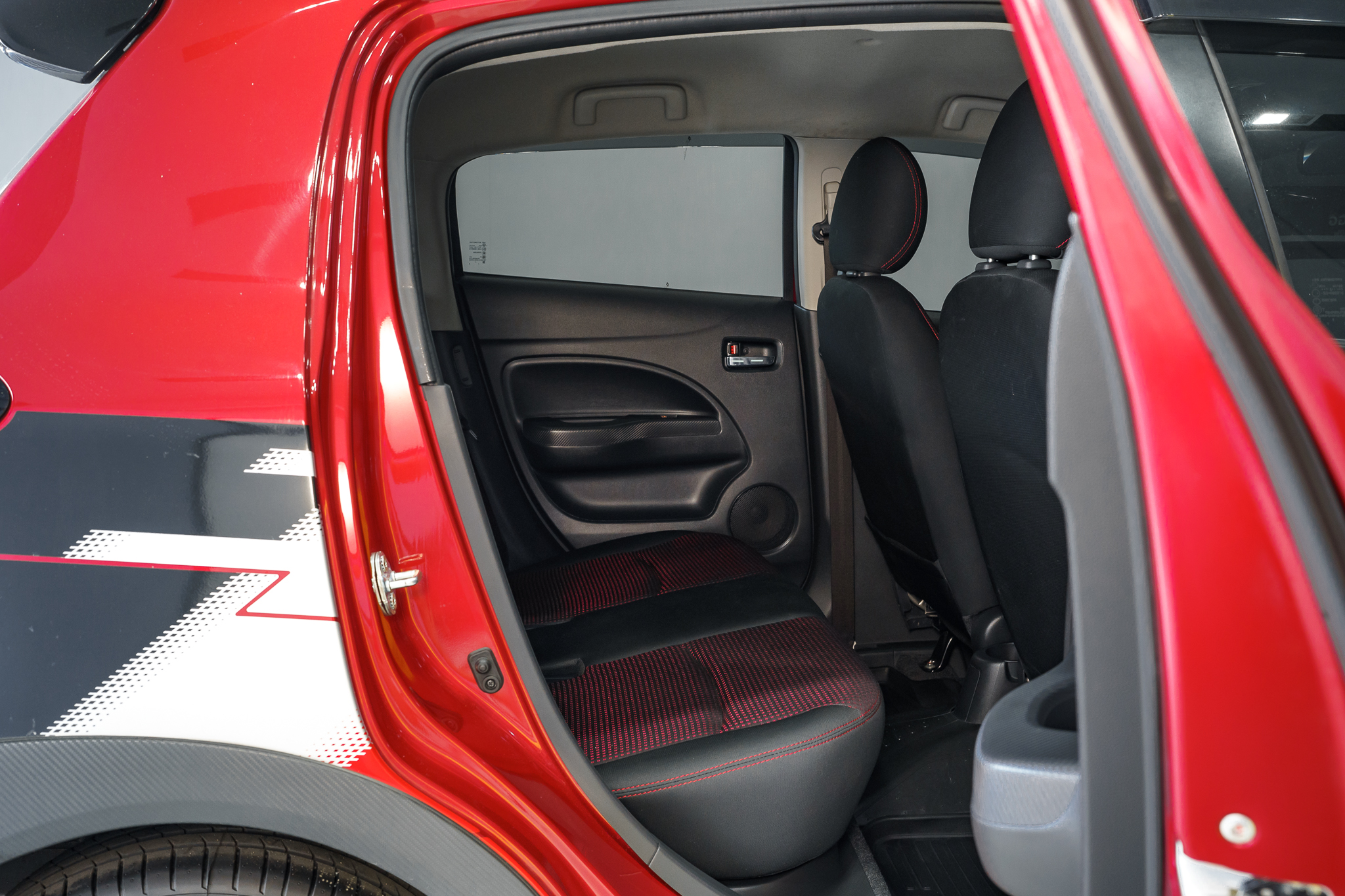 Mitsubishi Mirage 1.2 GLX Dynamic Shield Sedan AT 2022
