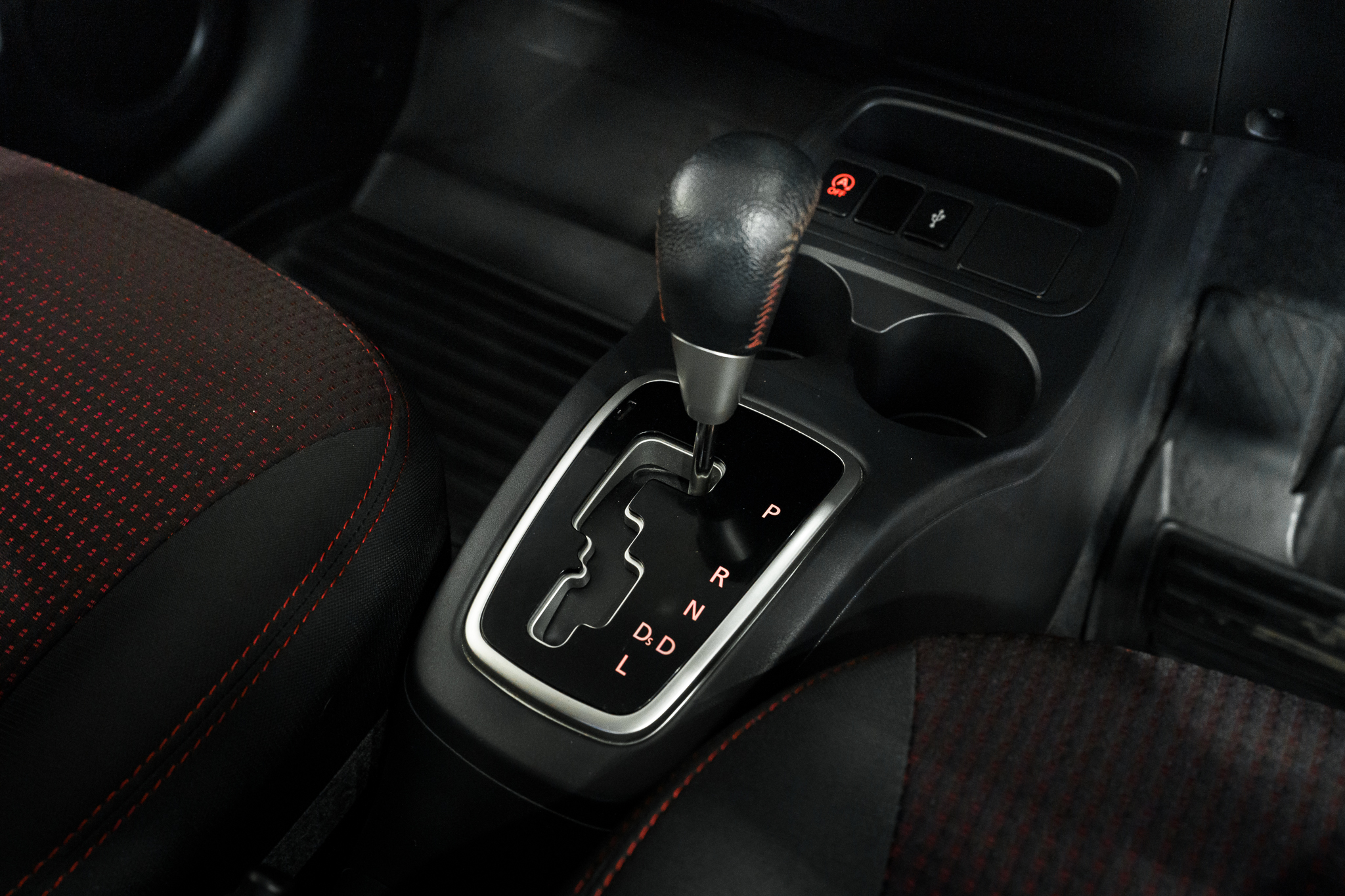 Mitsubishi Mirage 1.2 GLX Dynamic Shield Sedan AT 2022