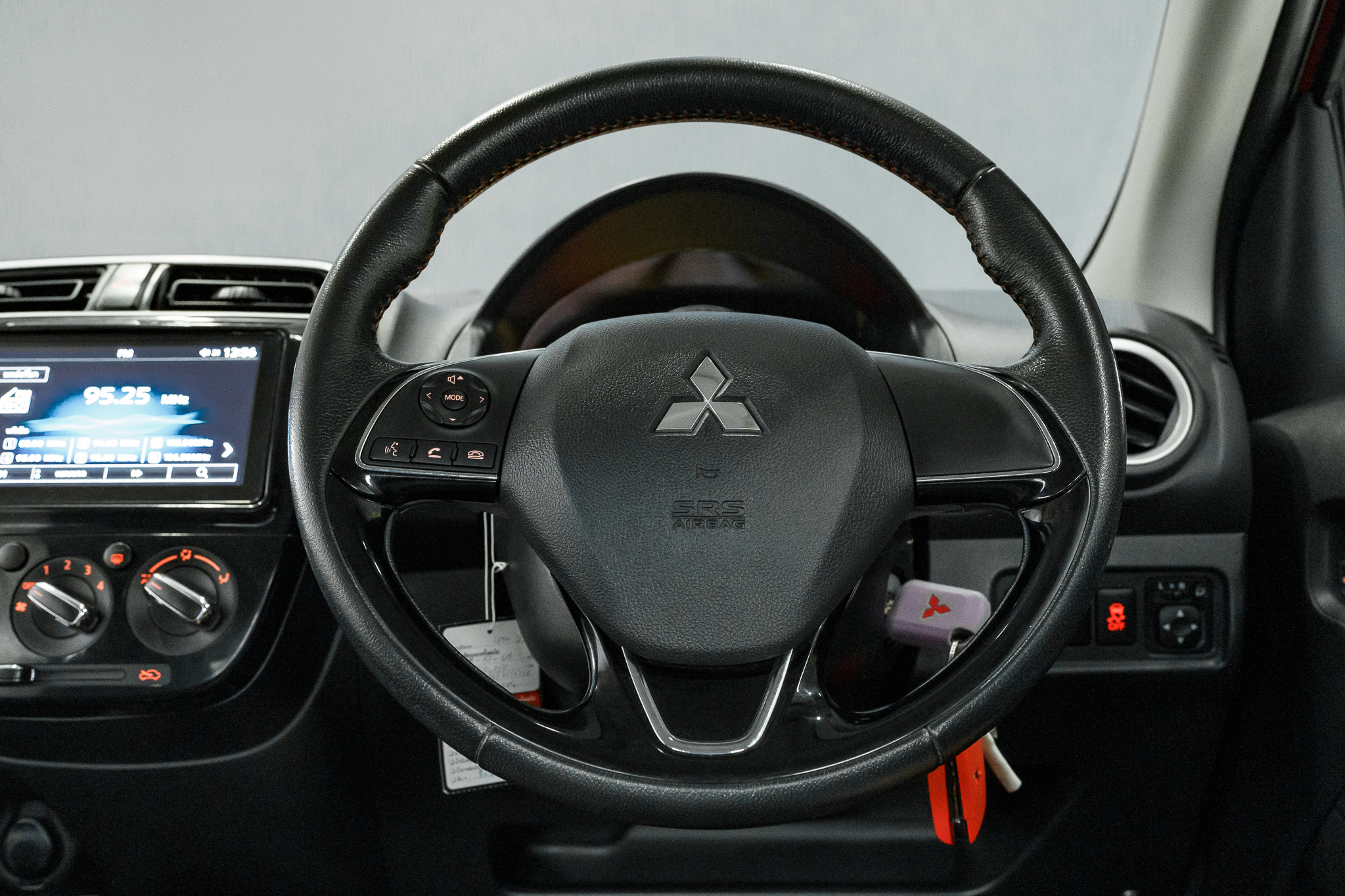 Mitsubishi Mirage 1.2 GLX Dynamic Shield Sedan AT 2022