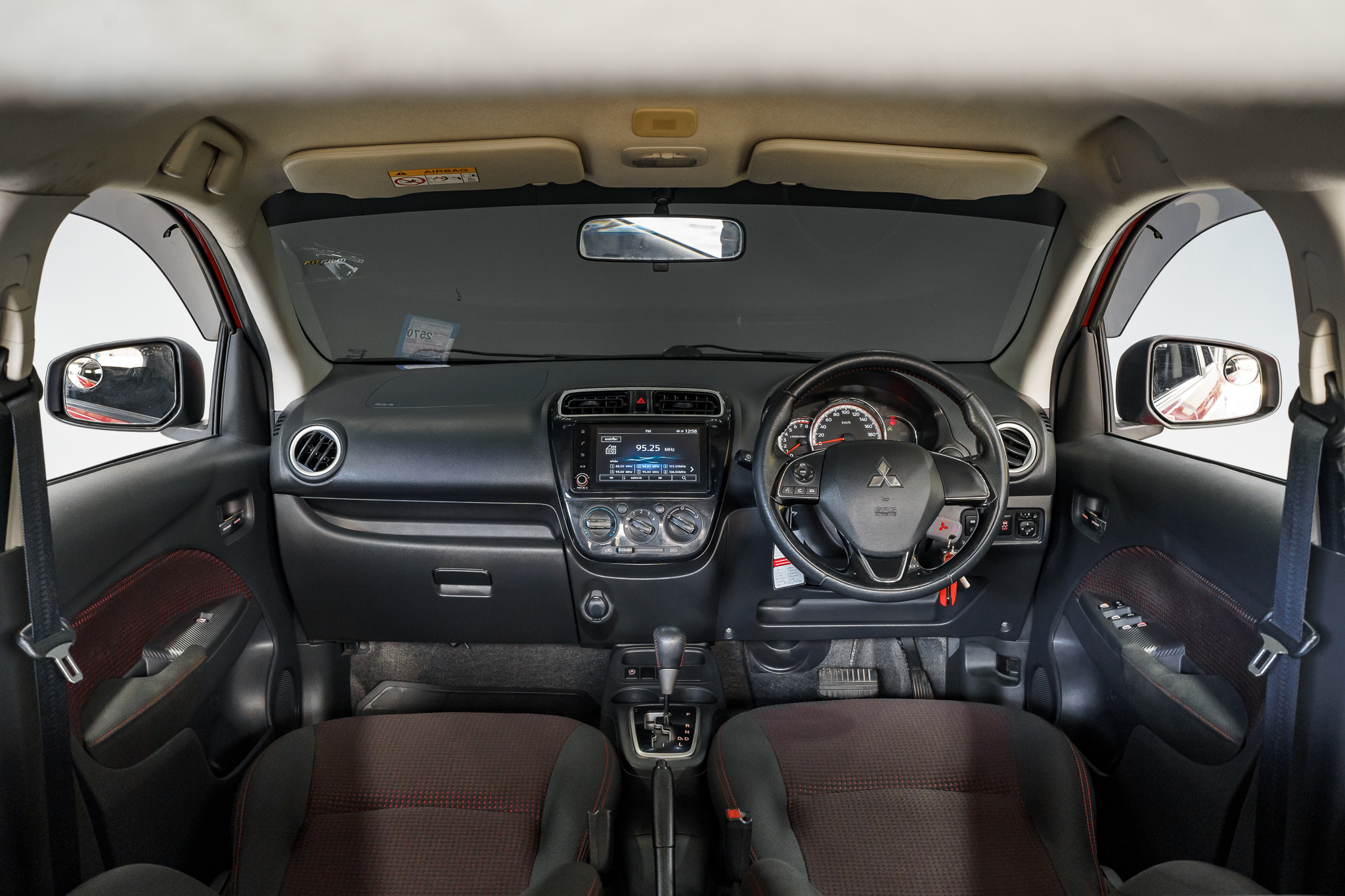 Mitsubishi Mirage 1.2 GLX Dynamic Shield Sedan AT 2022