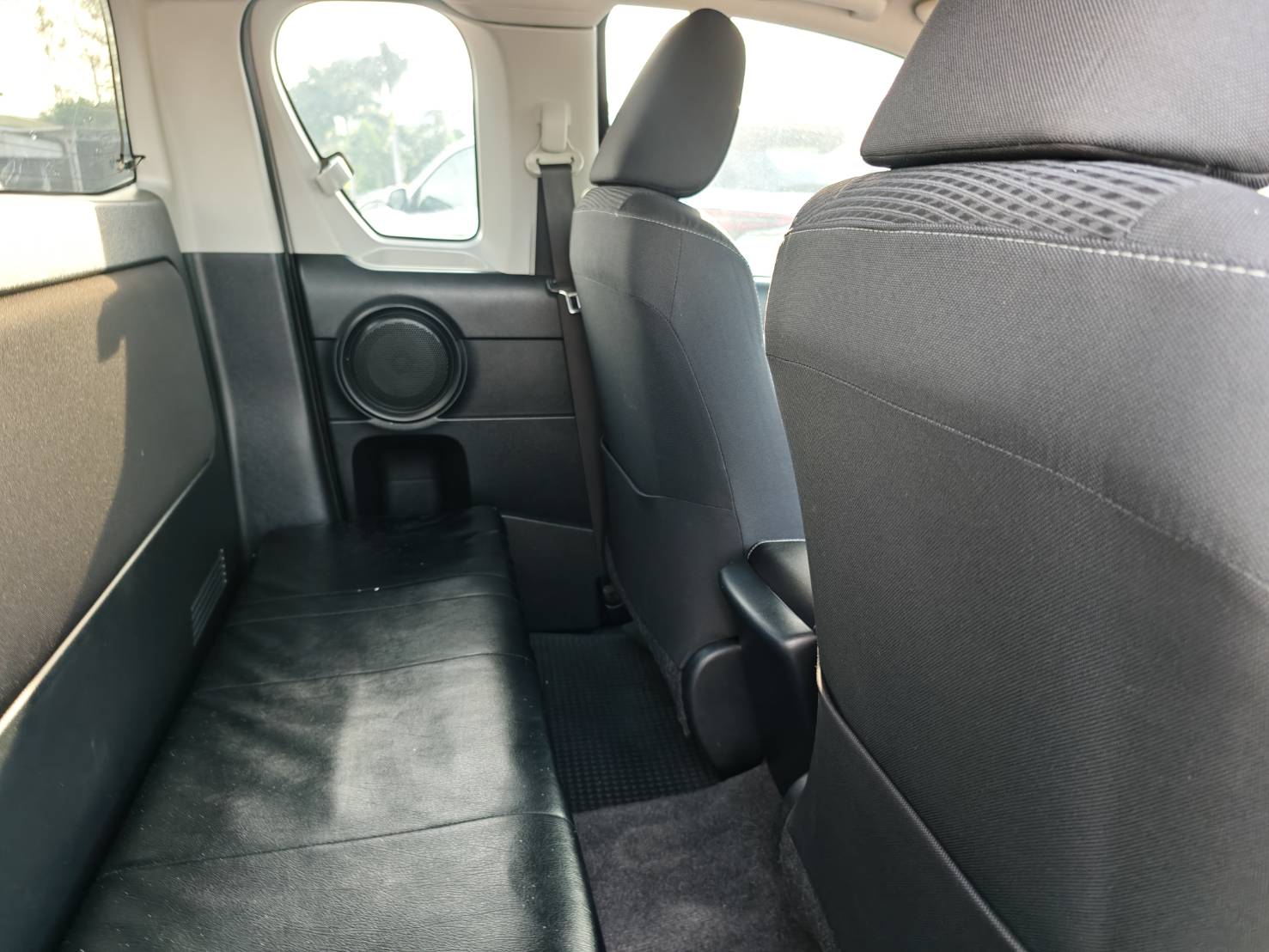 Toyota Hilux Revo Smart Cab 2.4 J Plus MT 2017