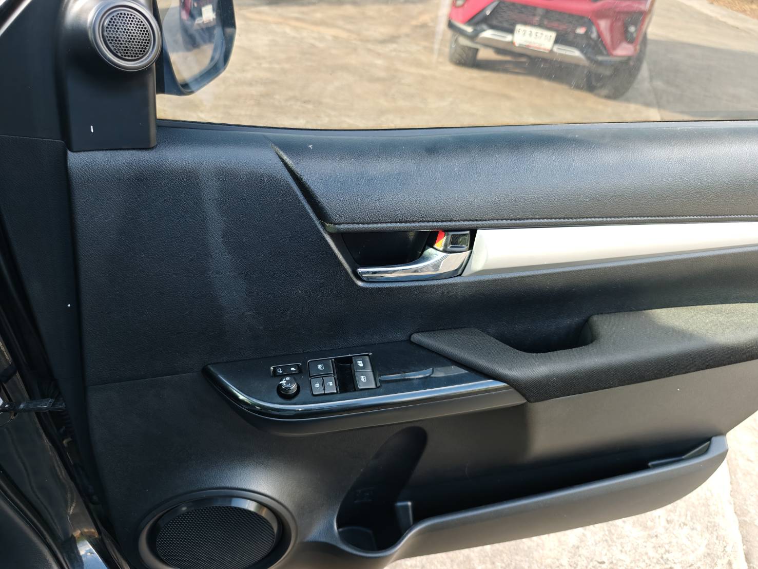 Toyota Hilux Revo Smart Cab 2.4 J Plus MT 2017