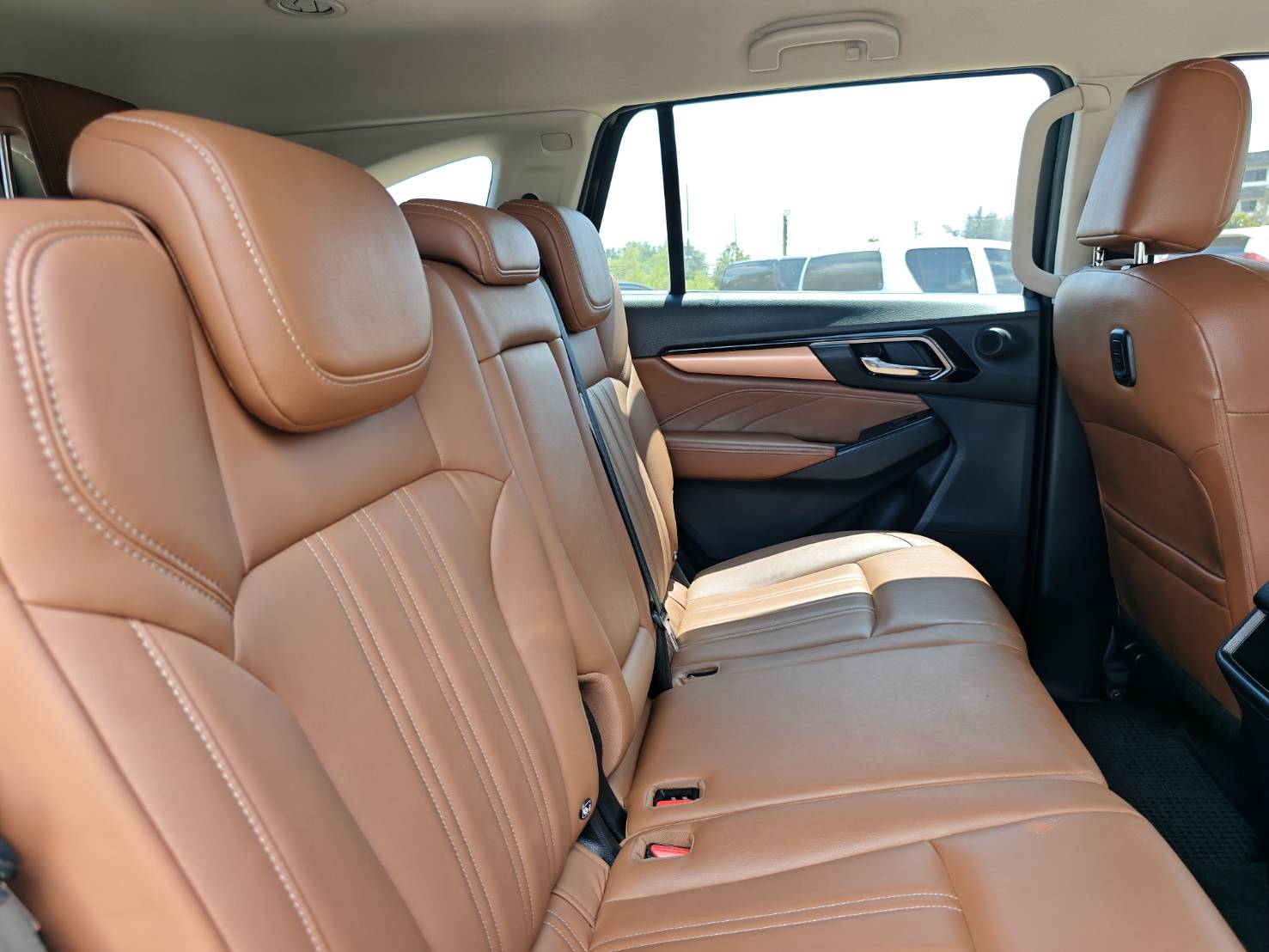 ISUZU MU-X 1.9 Luxury 2WD SUV AT 2022