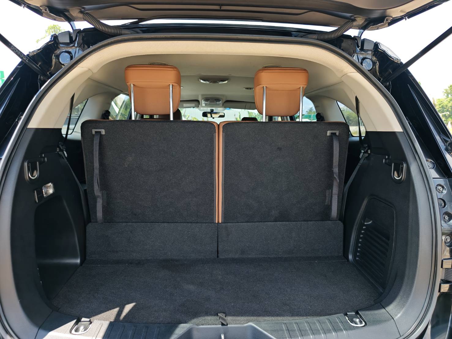 ISUZU MU-X 1.9 Luxury 2WD SUV AT 2022
