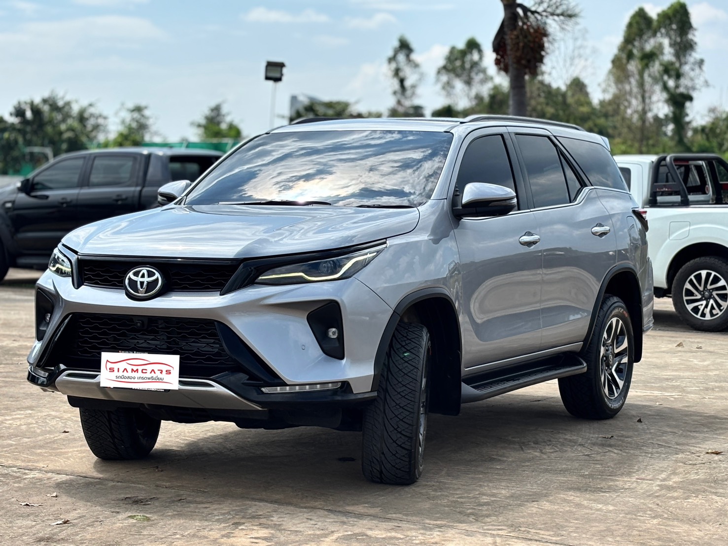 Toyota Fortuner 2.4 Legender V 4WD SUV AT 2022