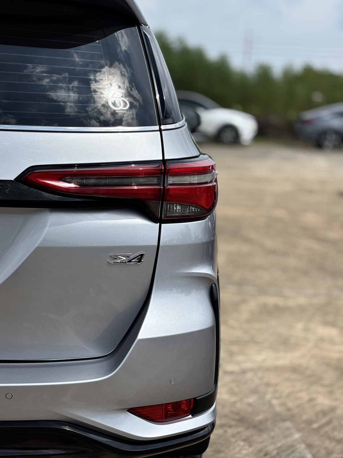 Toyota Fortuner 2.4 Legender V 4WD SUV AT 2022