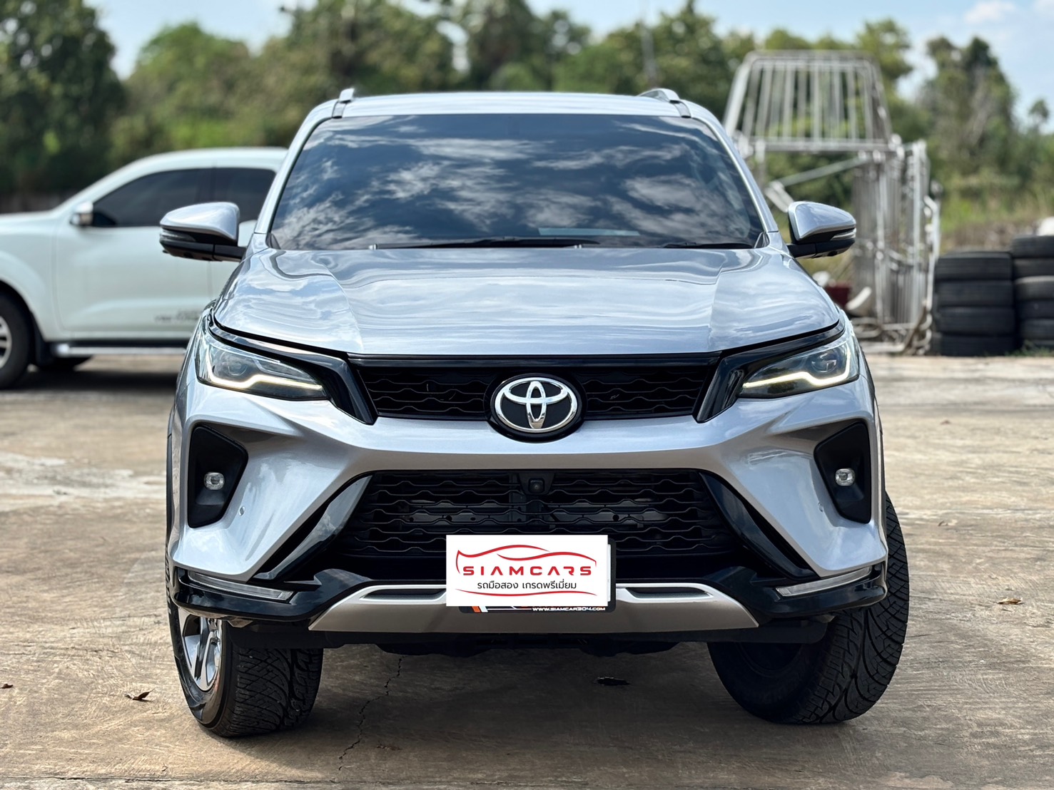 Toyota Fortuner 2.4 Legender V 4WD SUV AT 2022