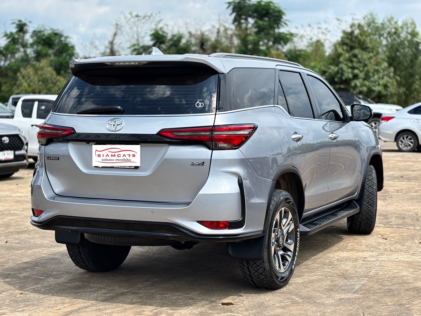 Toyota Fortuner 2.4 Legender V 4WD SUV AT 2022