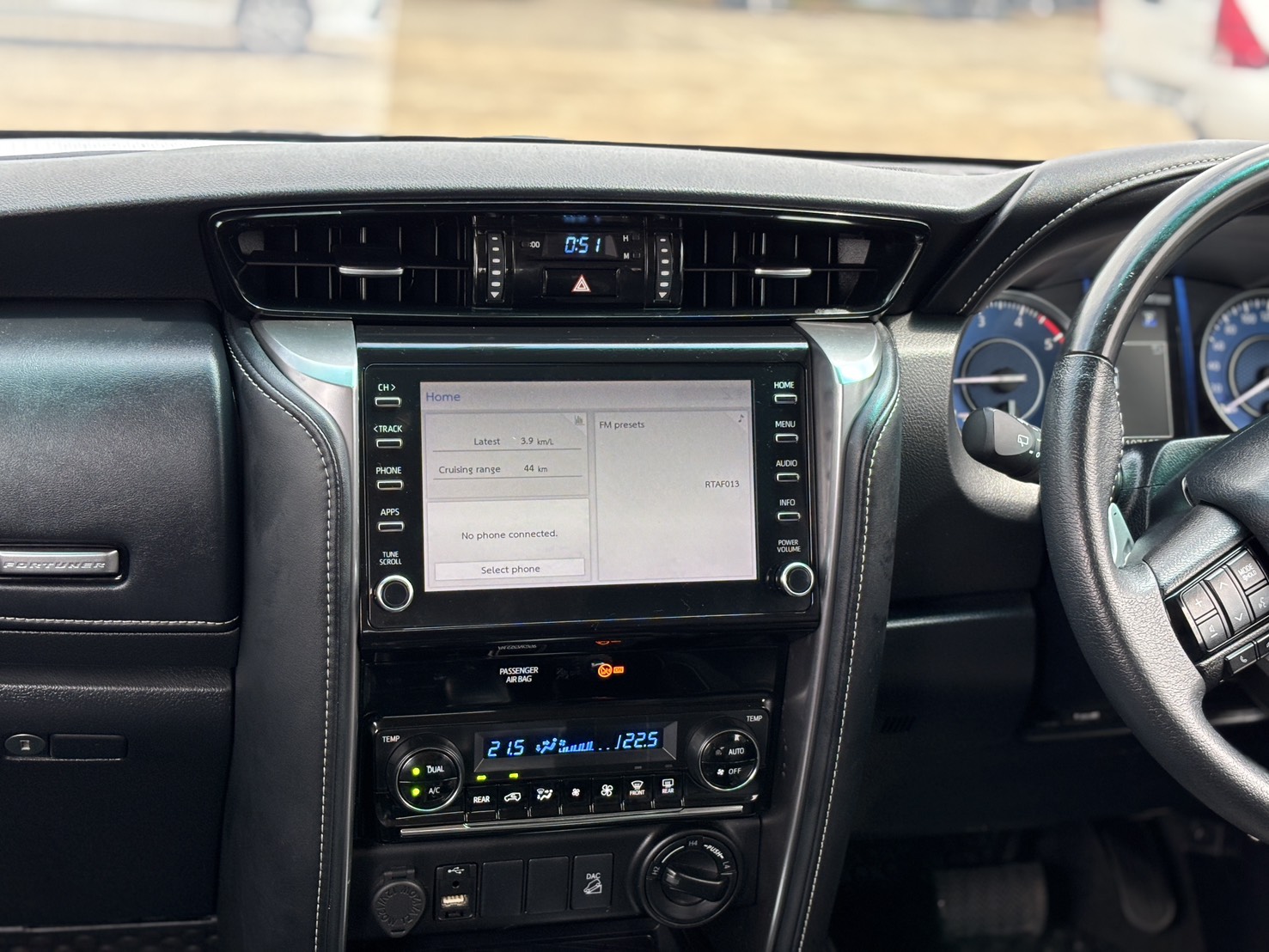 Toyota Fortuner 2.4 Legender V 4WD SUV AT 2022
