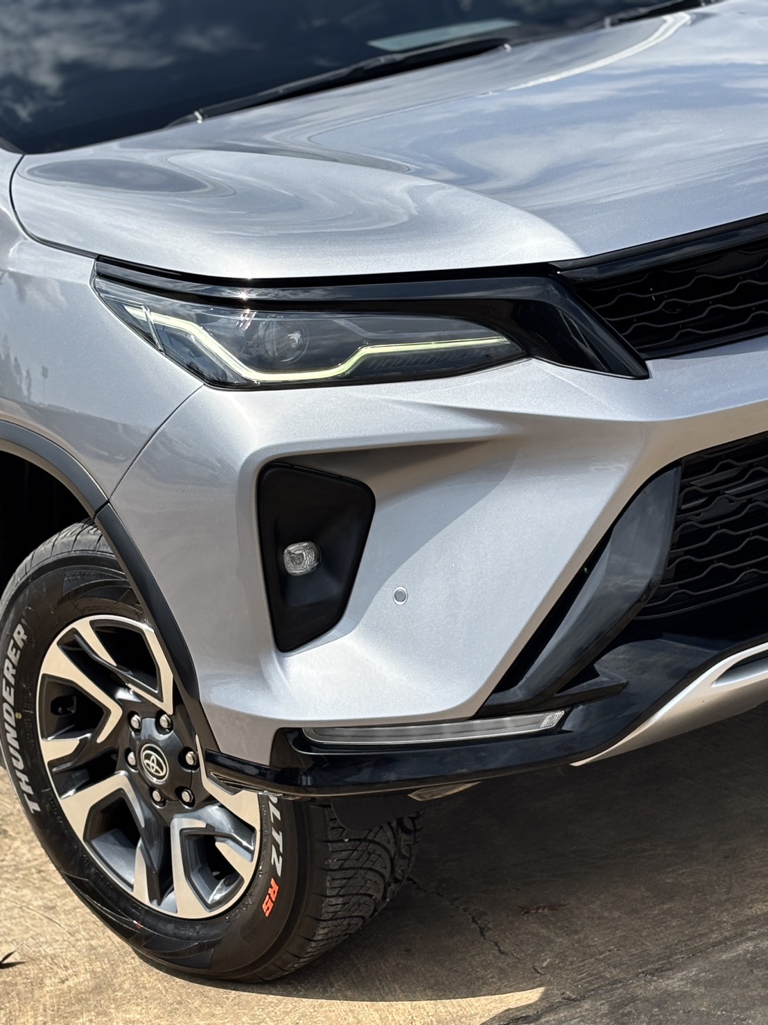 Toyota Fortuner 2.4 Legender V 4WD SUV AT 2022