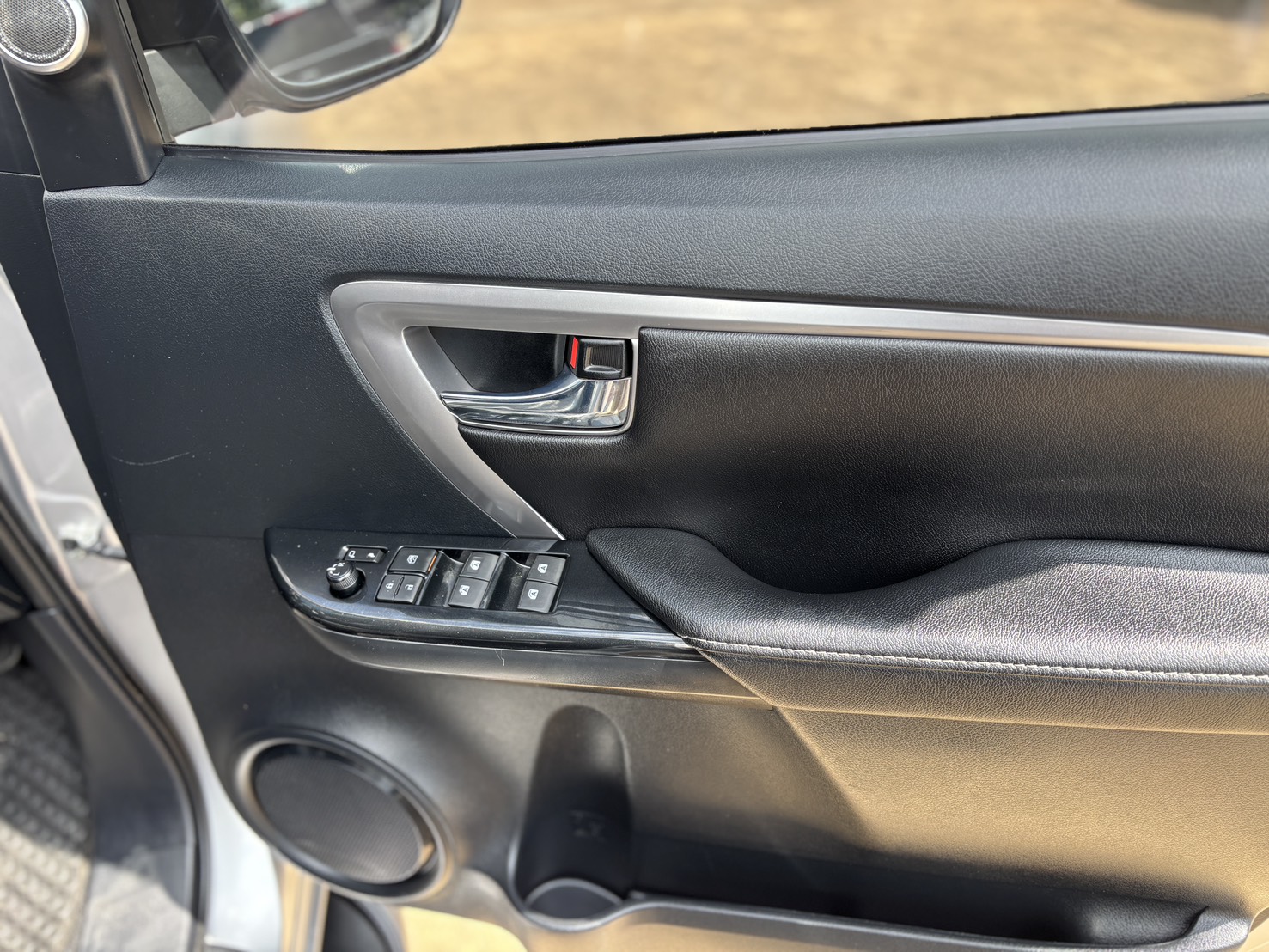 Toyota Fortuner 2.4 Legender V 4WD SUV AT 2022