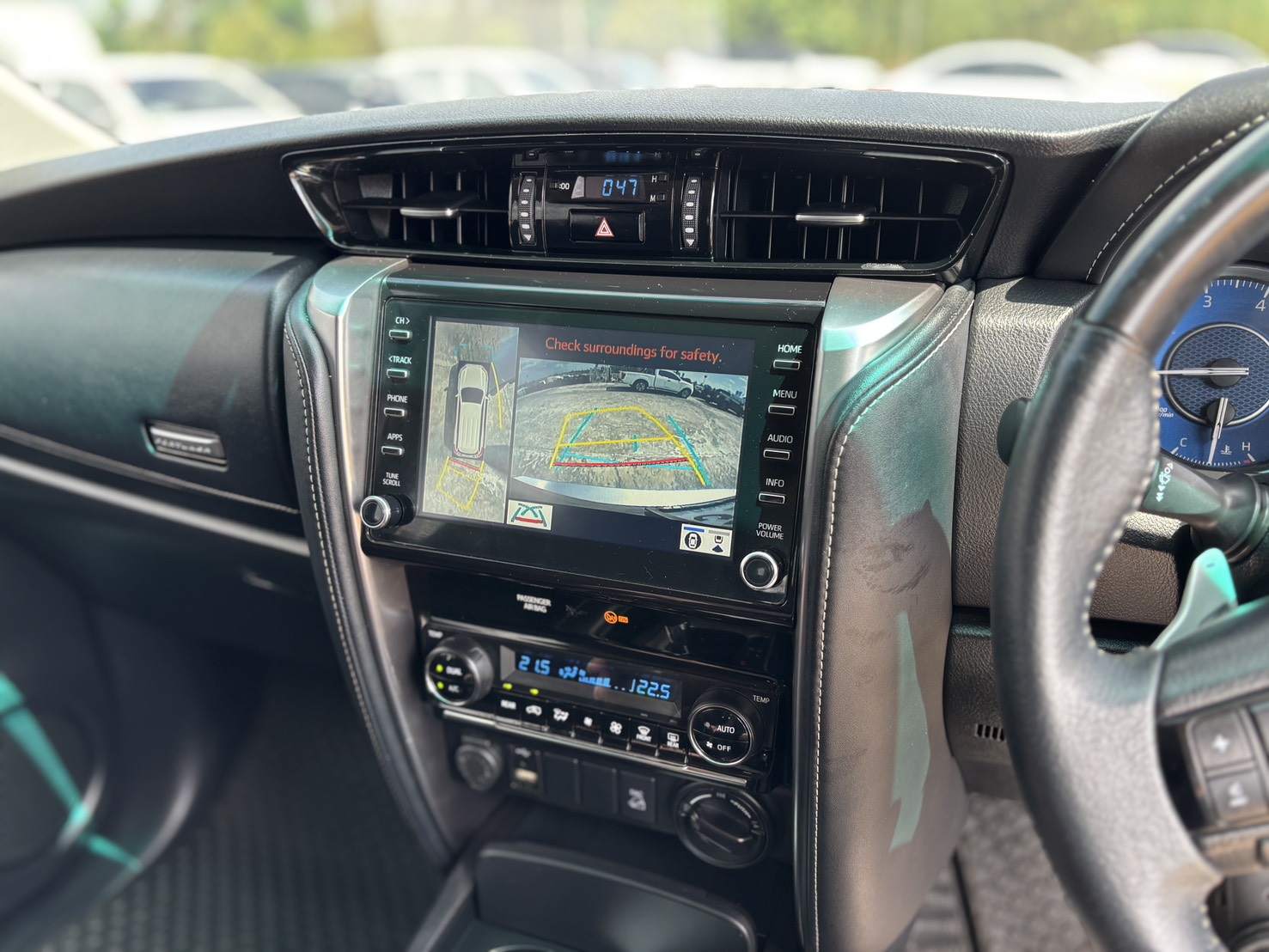 Toyota Fortuner 2.4 Legender V 4WD SUV AT 2022